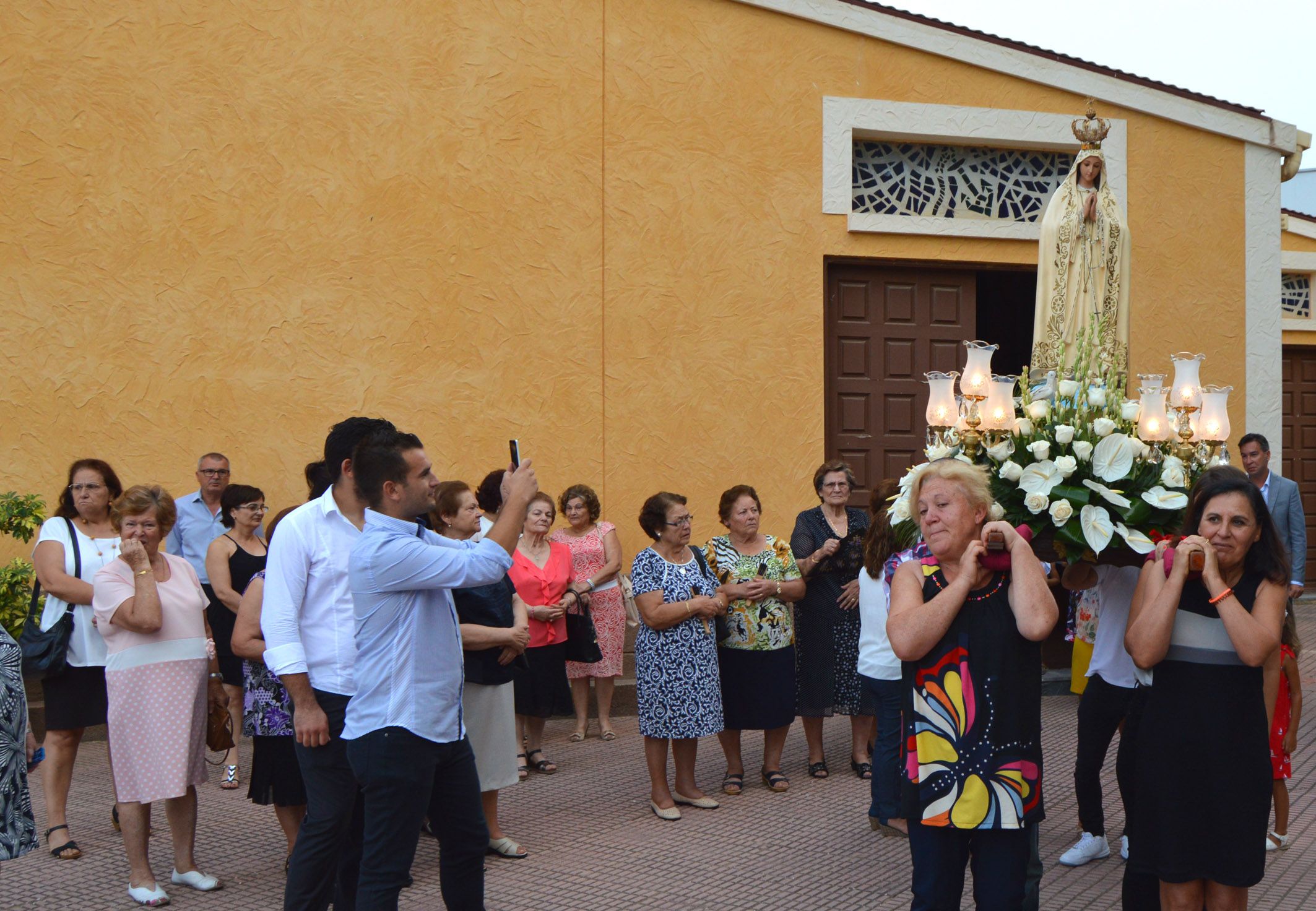 La procesión de la patrona da por concluidas las Fiestas del barrio torreño de Los Pulpites