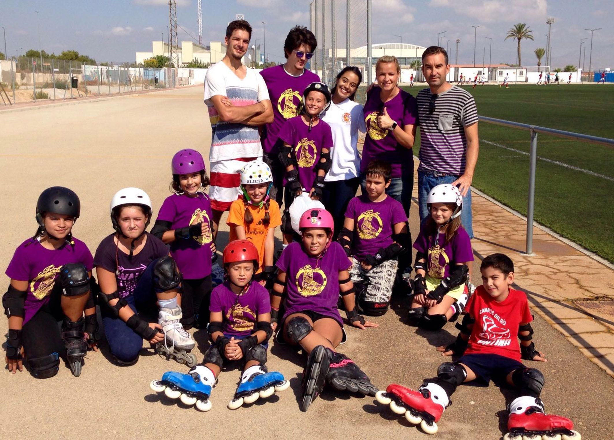 la-campeona-de-espana-de-freestyle-de-patinaje-enseno-sus-mejores-trucos-en-las-torres-de-cotillas7