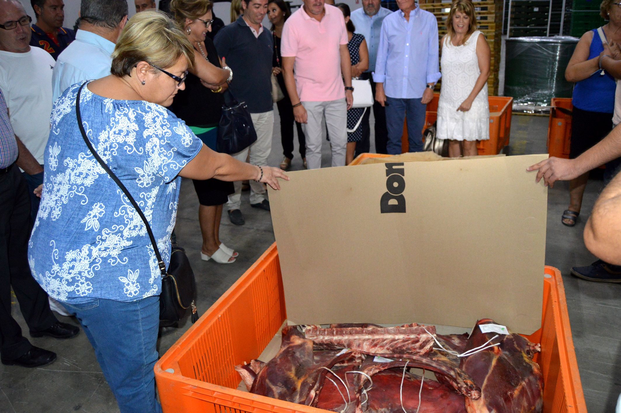 Las asociaciones benéficas reciben la carne de las sueltas de vaquillas de las Fiestas Patronales3