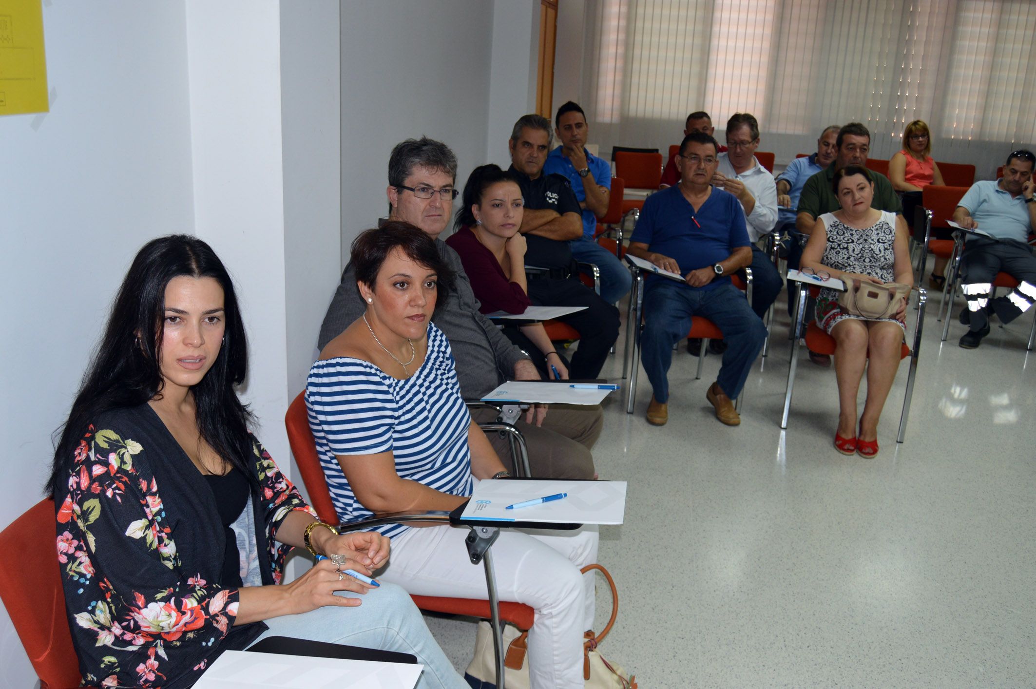 los-empleados-municipales-asisten-en-las-torres-de-cotillas-a-una-jornada-de-sensibilizacion-sobre-acoso-2