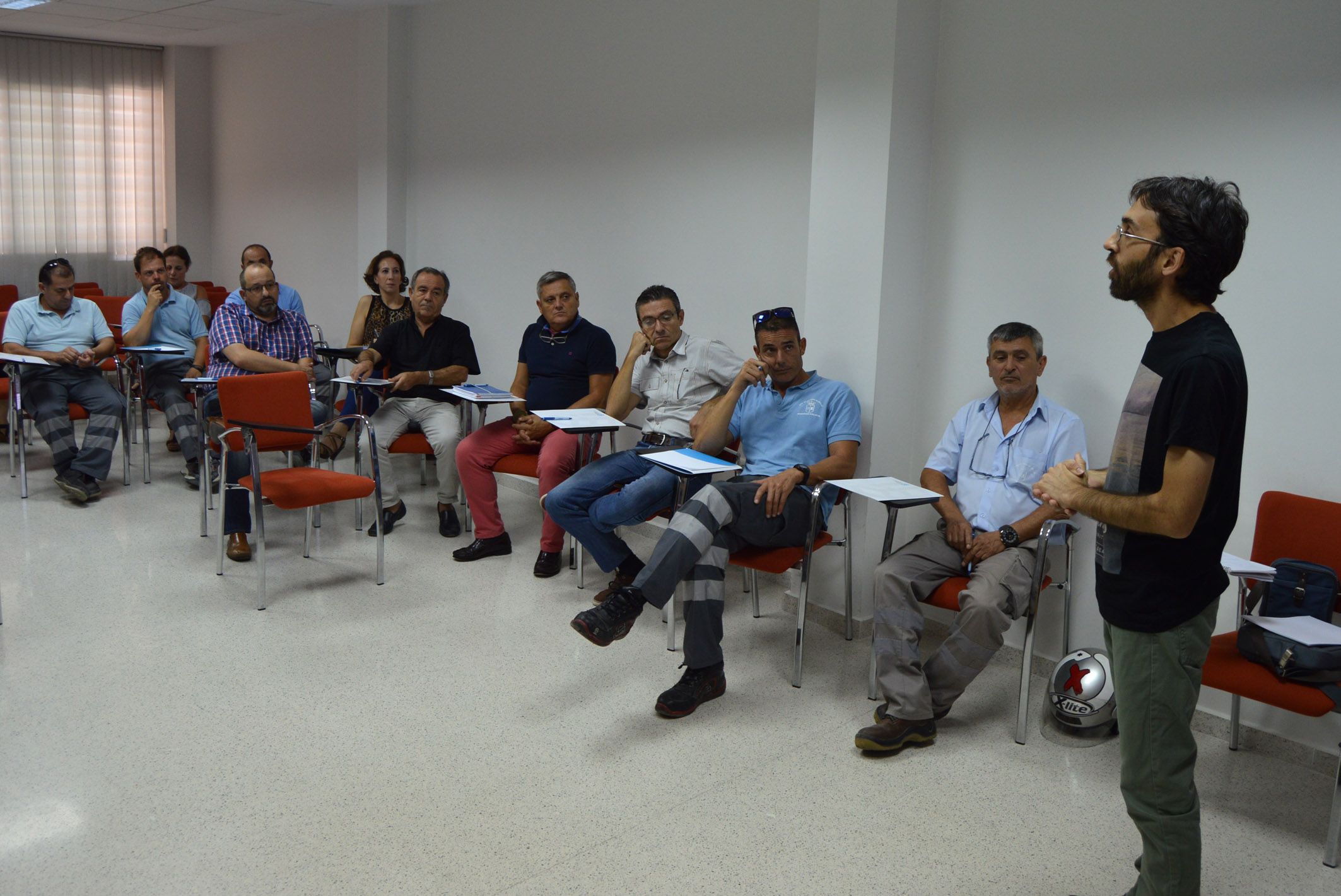 los-empleados-municipales-asisten-en-las-torres-de-cotillas-a-una-jornada-de-sensibilizacion-sobre-acoso-3