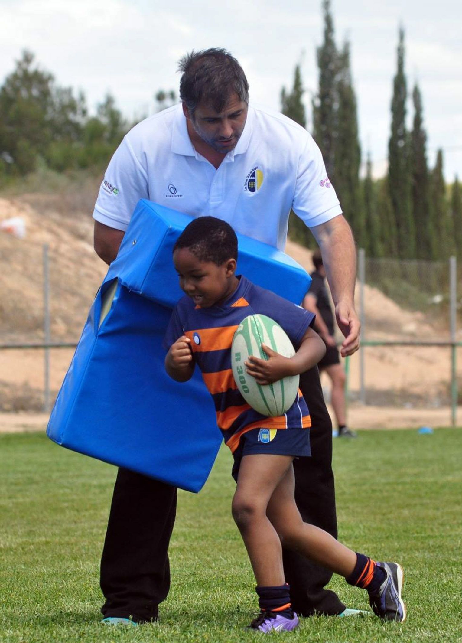 nueva-temporada-de-la-escuela-de-rugby-en-las-torres-de-cotillas