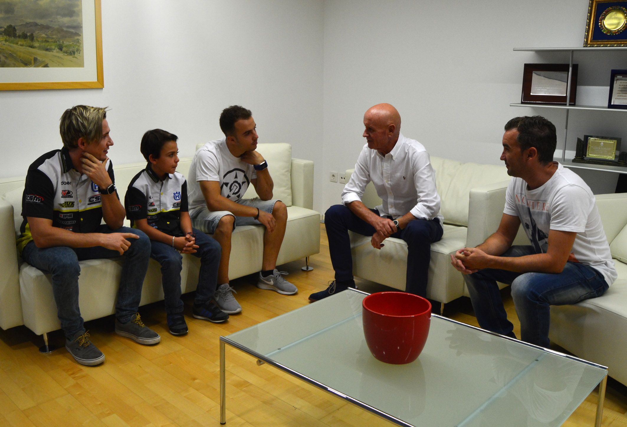 recepcion-oficial-a-los-pilotos-torrenos-carlos-fernandez-macanas-y-jose-manuel-zambudio-campeones-nacionales-de-supercross2