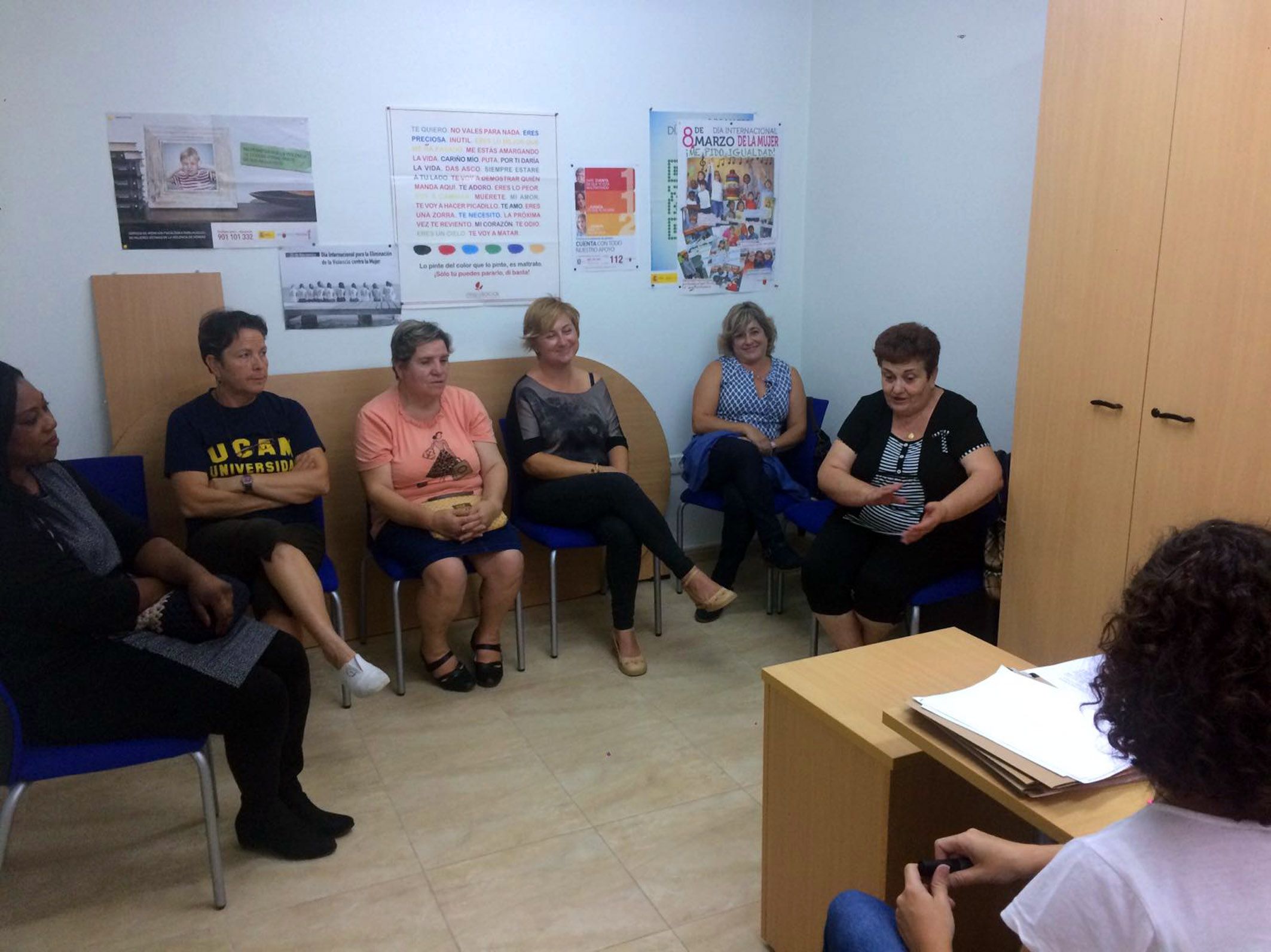 el-cavi-ofrece-a-los-voluntarios-de-servicios-sociales-una-charla-de-sensibilizacion-contra-la-violencia-de-genero