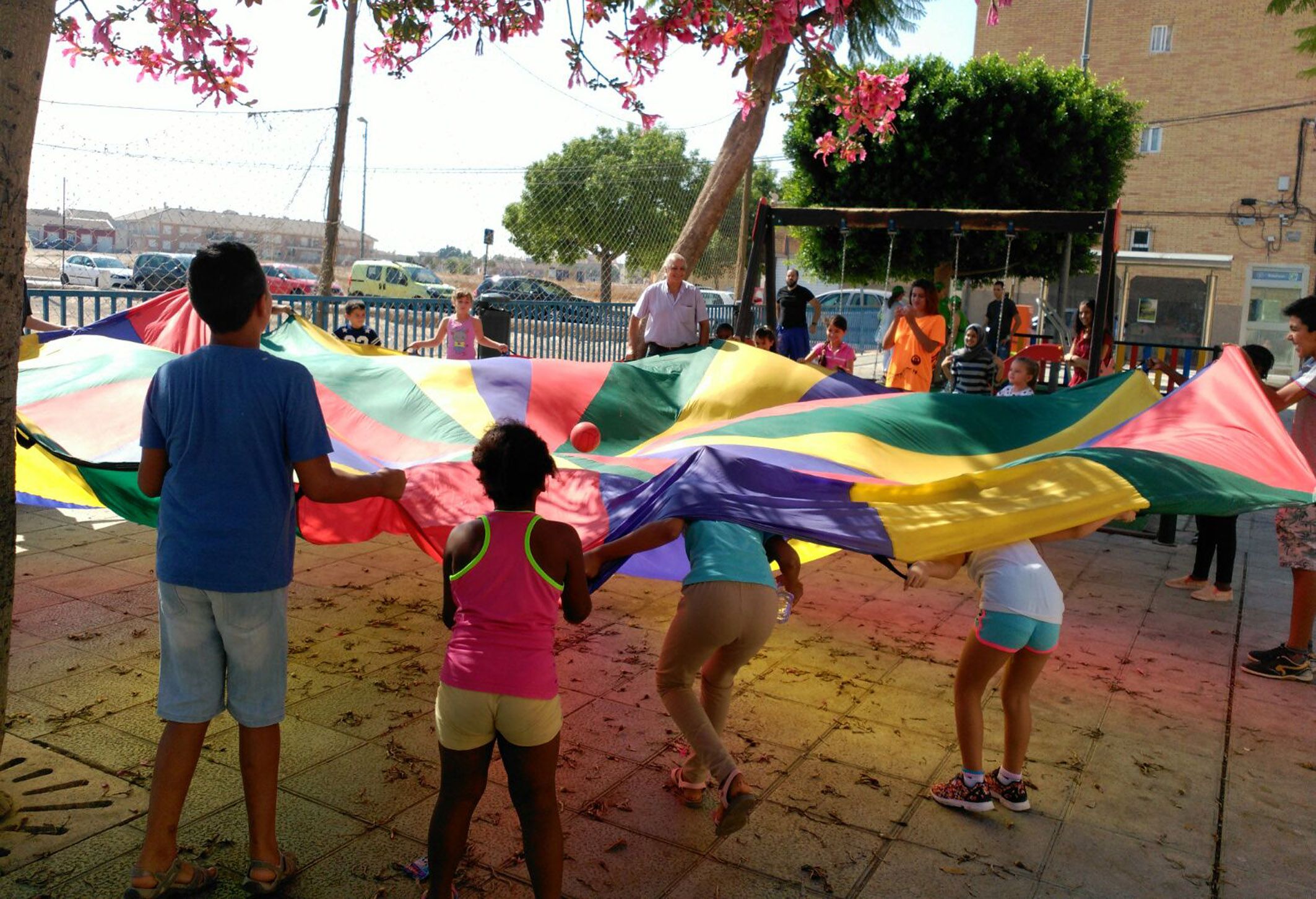 gran-jornada-de-convivencia-para-dar-la-bienvenida-de-nuevo-a-las-actividades-de-columbares-en-el-barrio-del-carmen-4