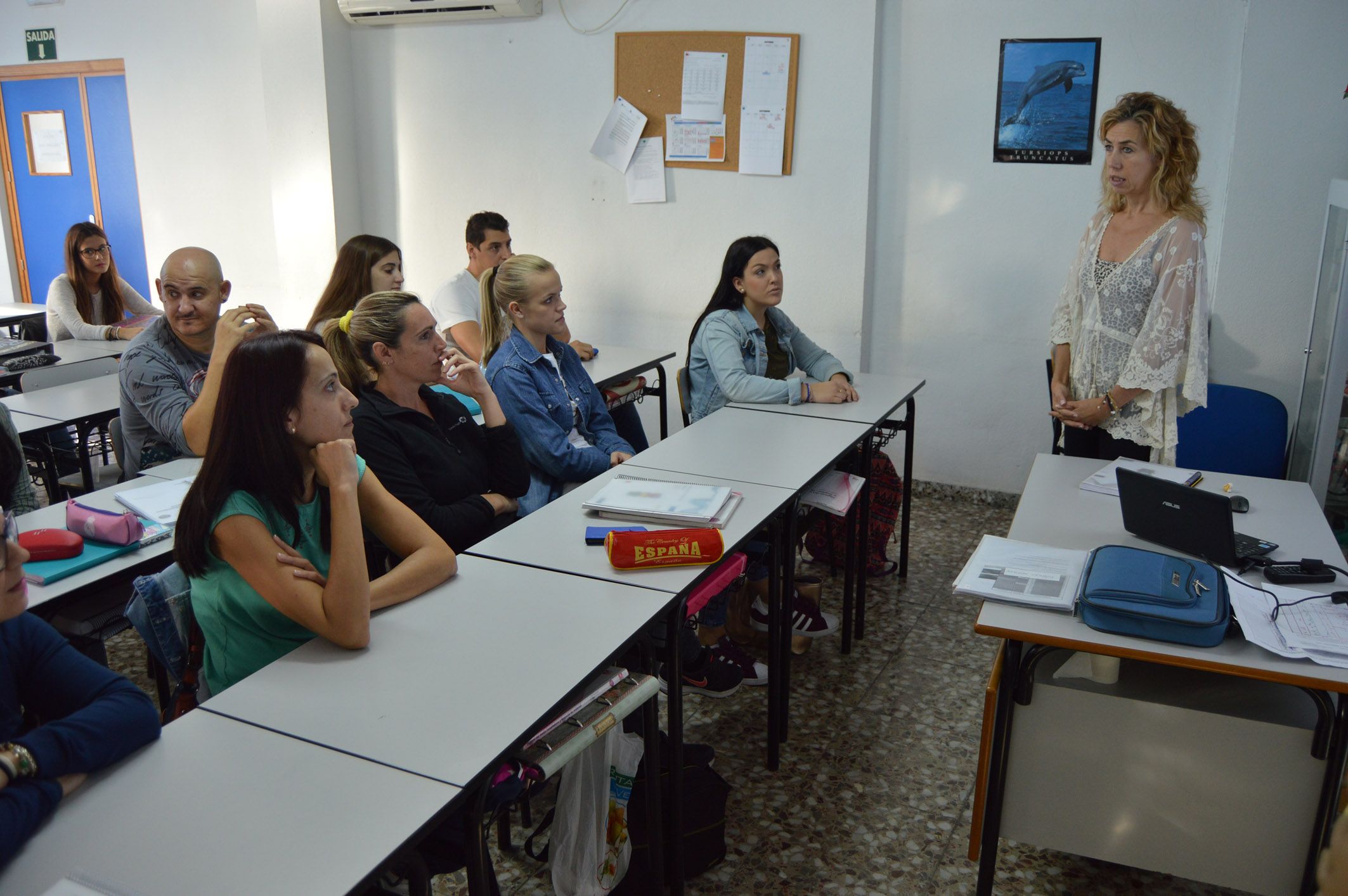 la-campana-me-quiere-no-me-quiere-el-amor-recorre-los-centros-escolares-torrenos3