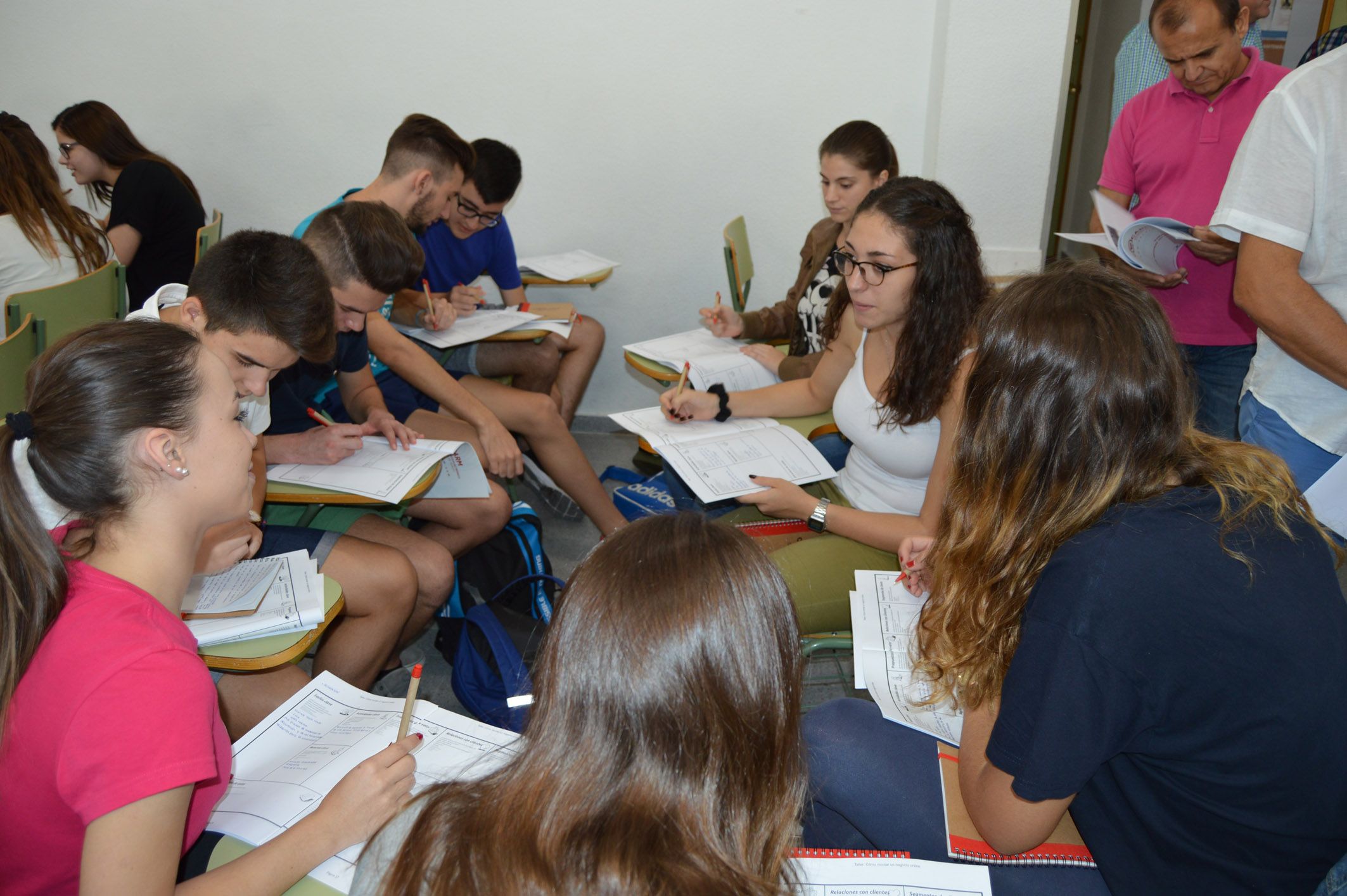 los-alumnos-del-ies-salvador-sandoval-aprenden-a-montar-un-negocio-online