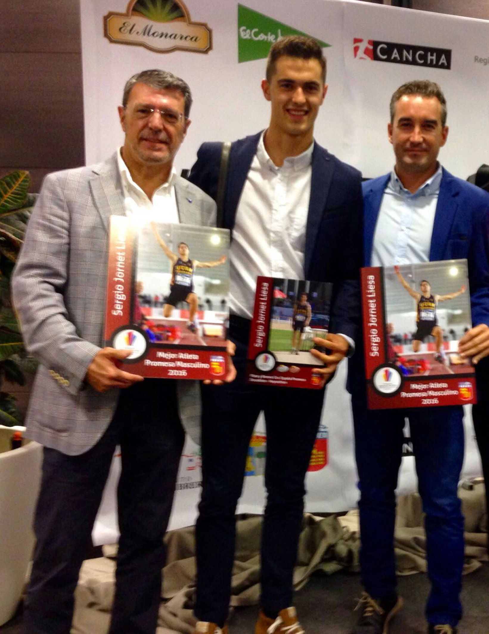 la-famu-distingue-al-joven-torreno-sergio-jornet-como-mejor-atleta-del-ano-promesa3
