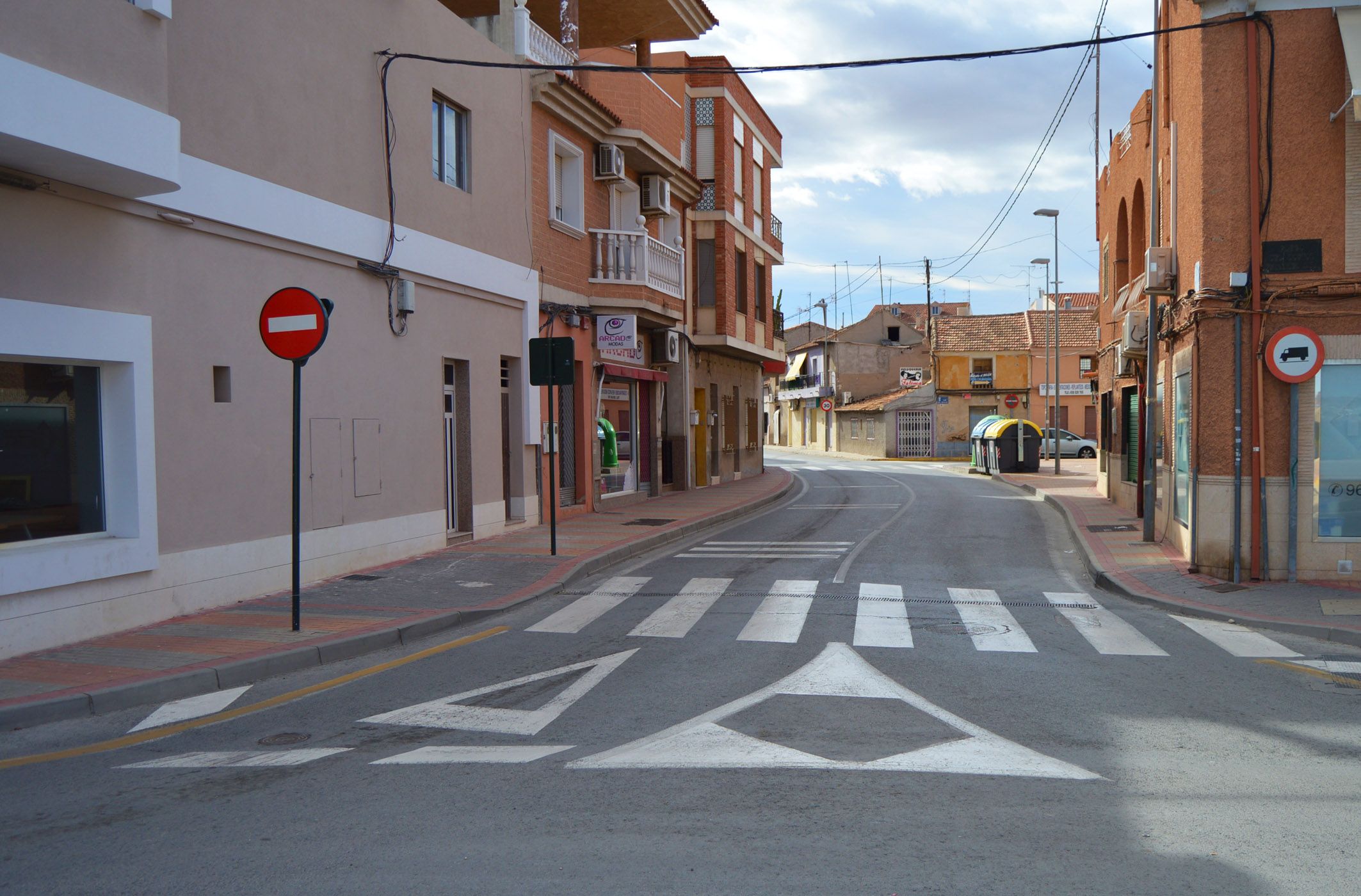 la-senalizacion-horizontal-de-la-avenida-reyes-catolicos-torrena-renovada4