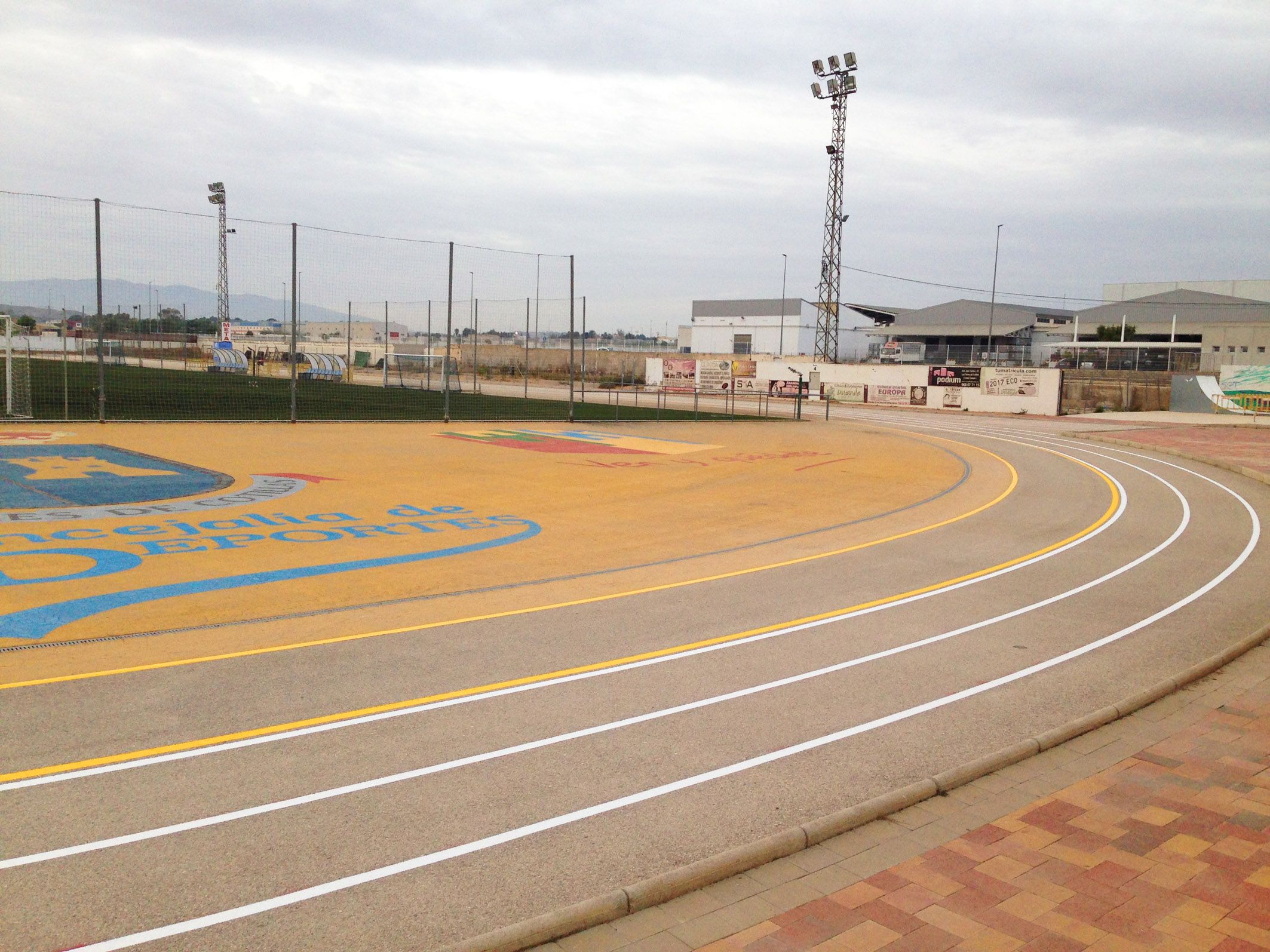 mejoras-polideportivo-municipal-las-torres-de-cotilas-pintado-calles