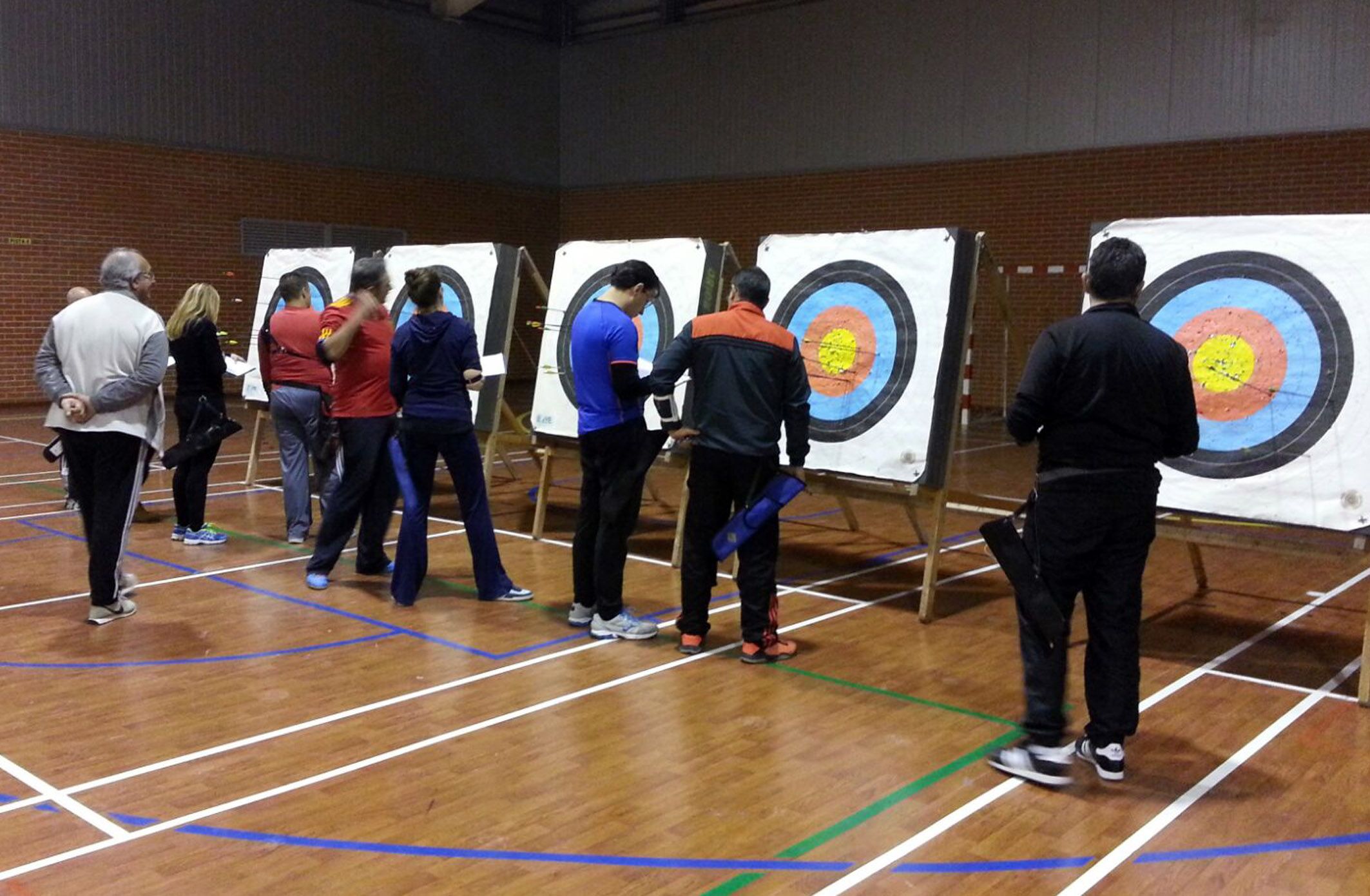 el-curso-de-tiro-con-arco-del-club-orion-entrega-los-diplomas-a-sus-participantes2