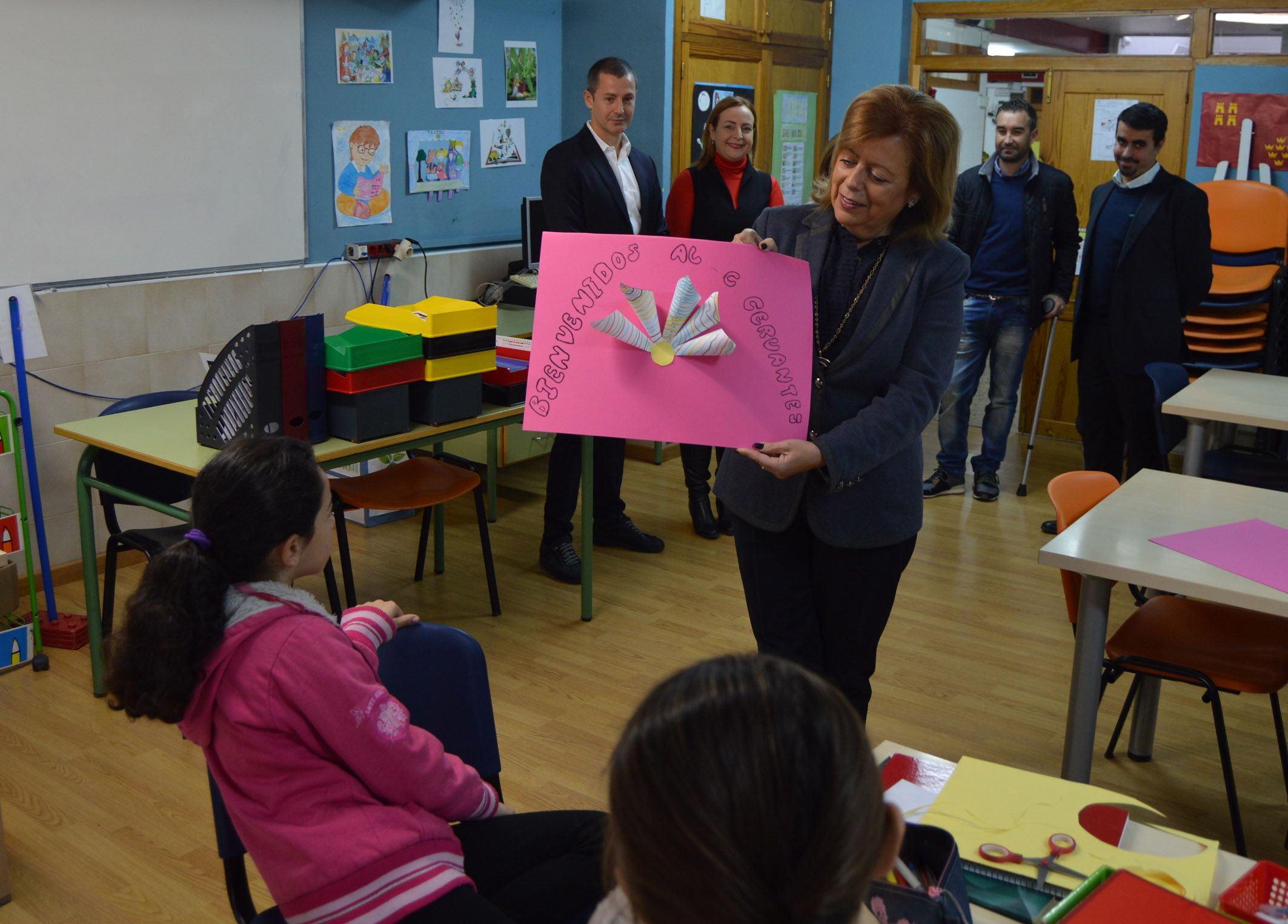 los-ninos-del-colegio-cervantes-se-divierten-con-un-taller-de-dulces-navidenos