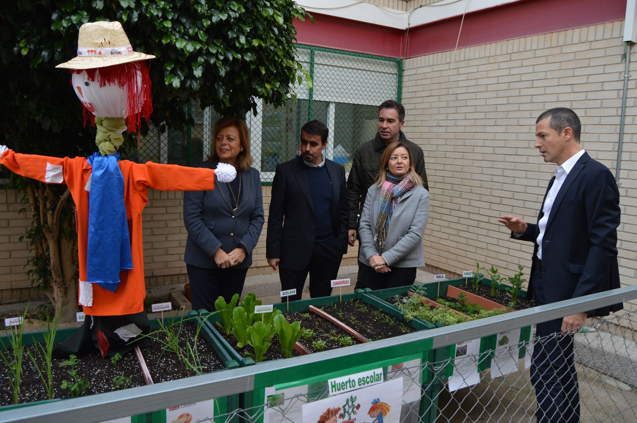 los-ninos-del-colegio-cervantes-se-divierten-con-un-taller-de-dulces-navidenos5