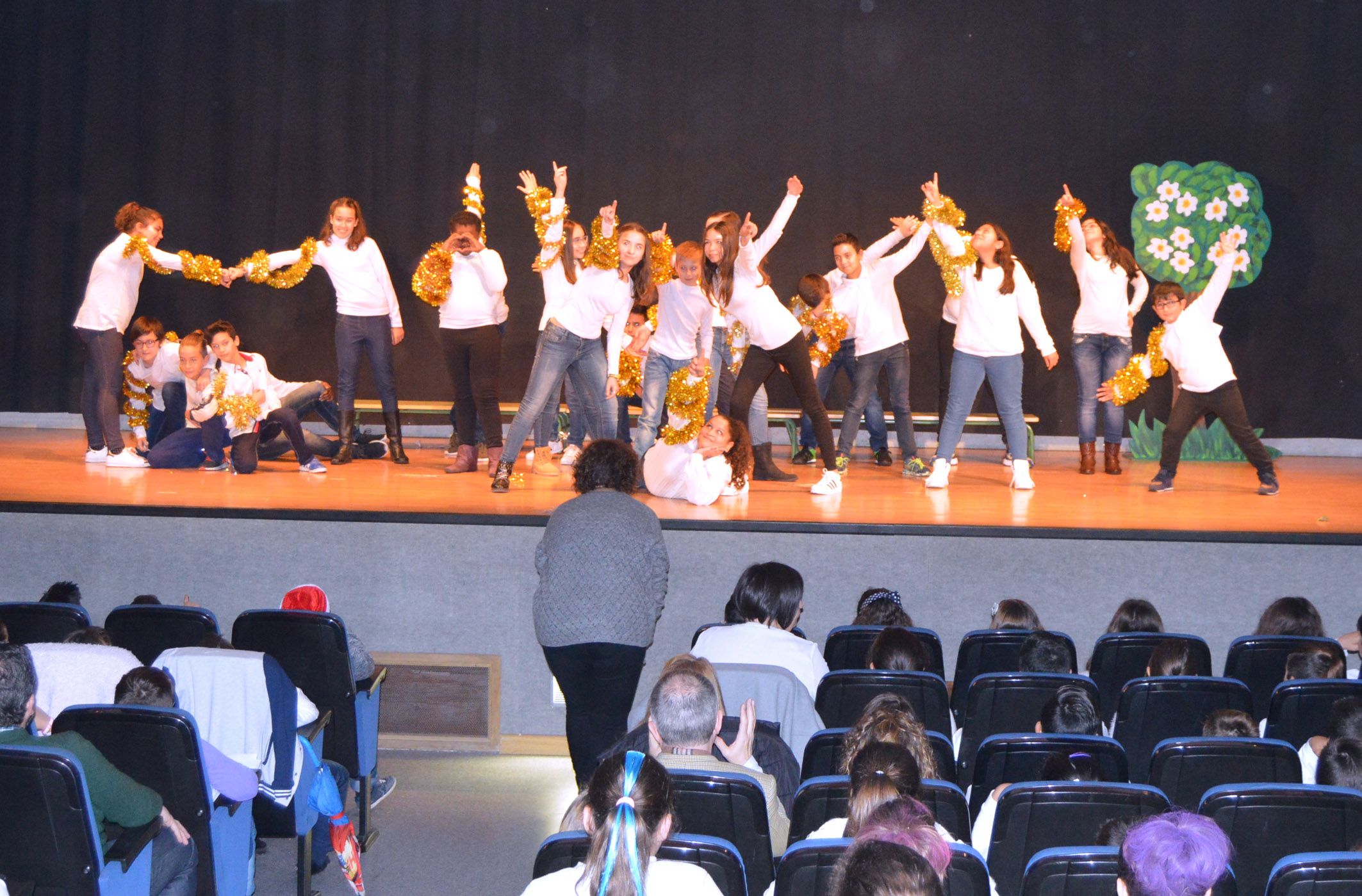 mas-de-200-escolares-participan-en-el-tradicional-festival-de-villancicos-5