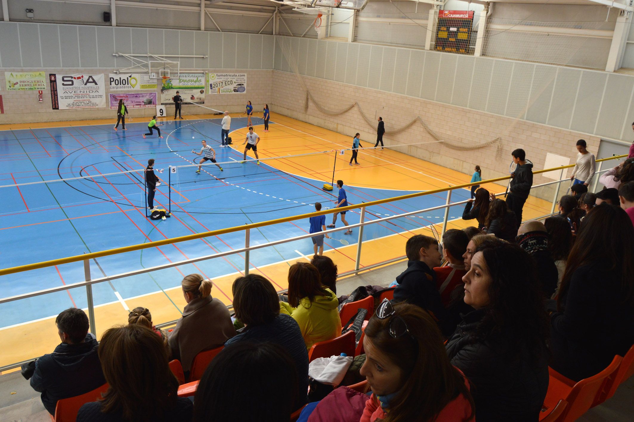 mas-de-200-jugadores-de-badminton-participan-en-el-programa-regional-de-deporte-en-edad-escolar-en-las-torres-de-cotillas3