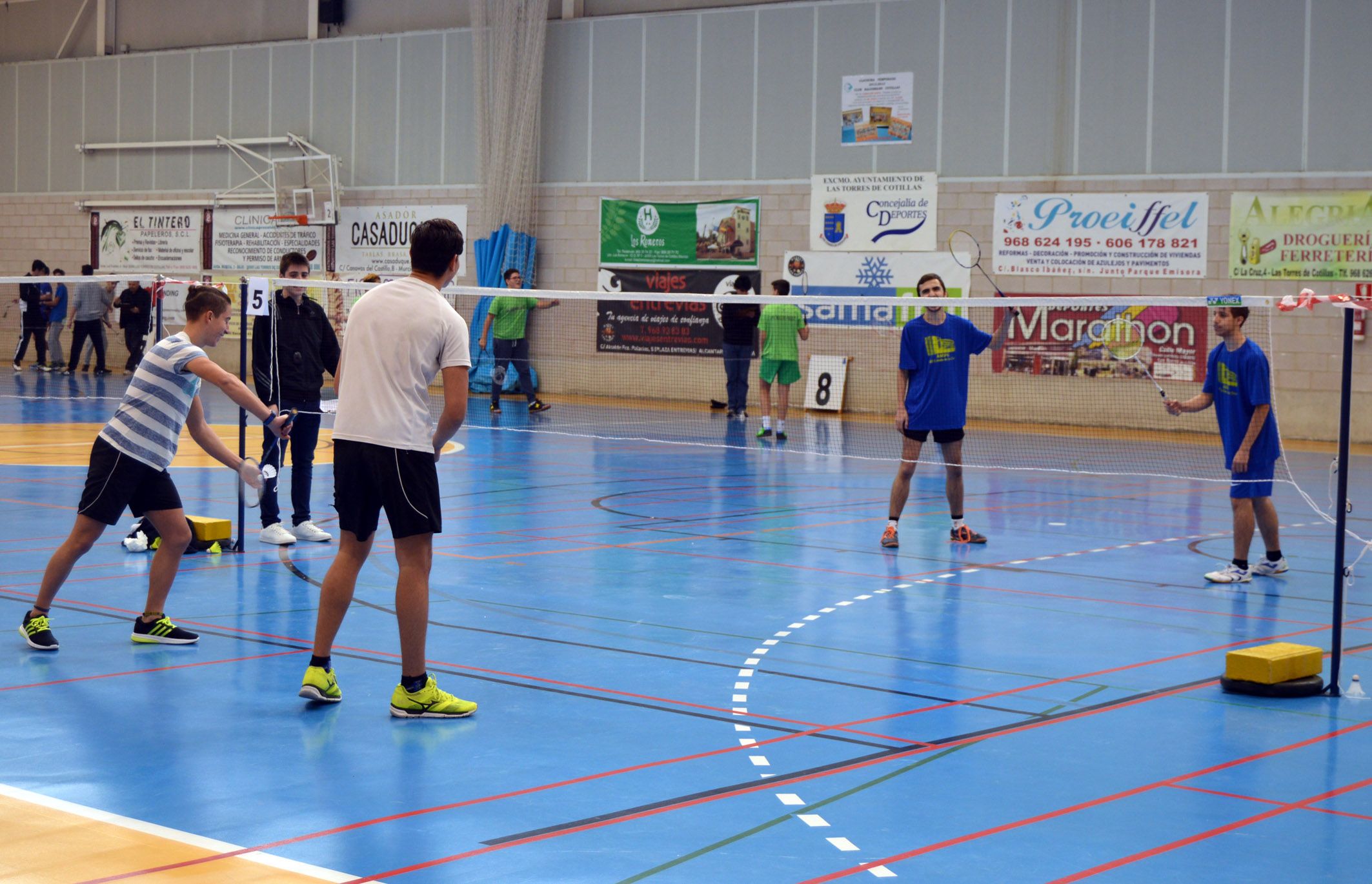mas-de-200-jugadores-de-badminton-participan-en-el-programa-regional-de-deporte-en-edad-escolar-en-las-torres-de-cotillas4