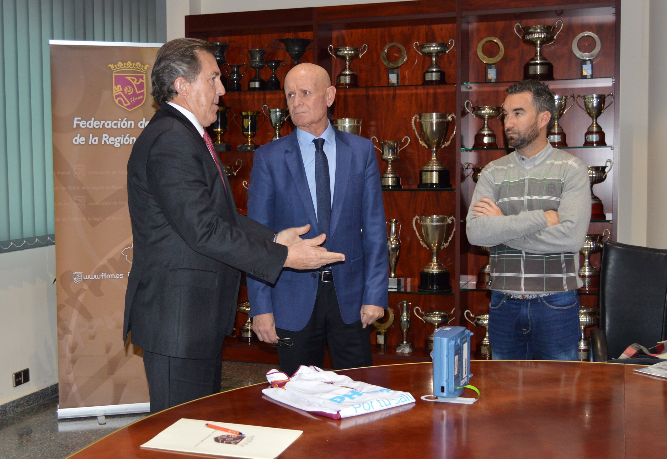 La FFRM entrega cuatro desfibriladores a Las Torres de Cotillas, que ya cuenta con ocho dispositivos3