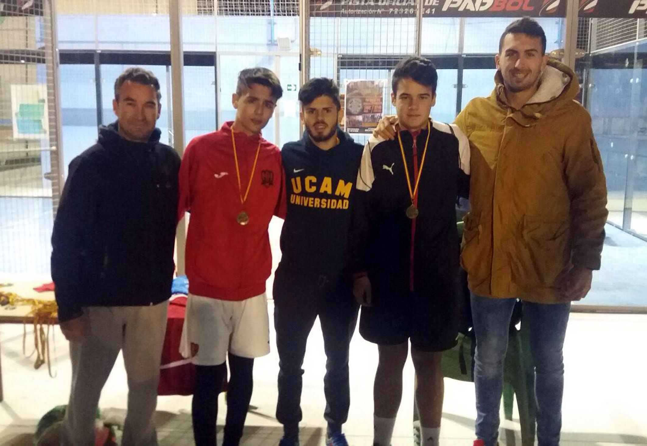 la-navidad-torrena-corona-a-sus-reyes-del-padbol8