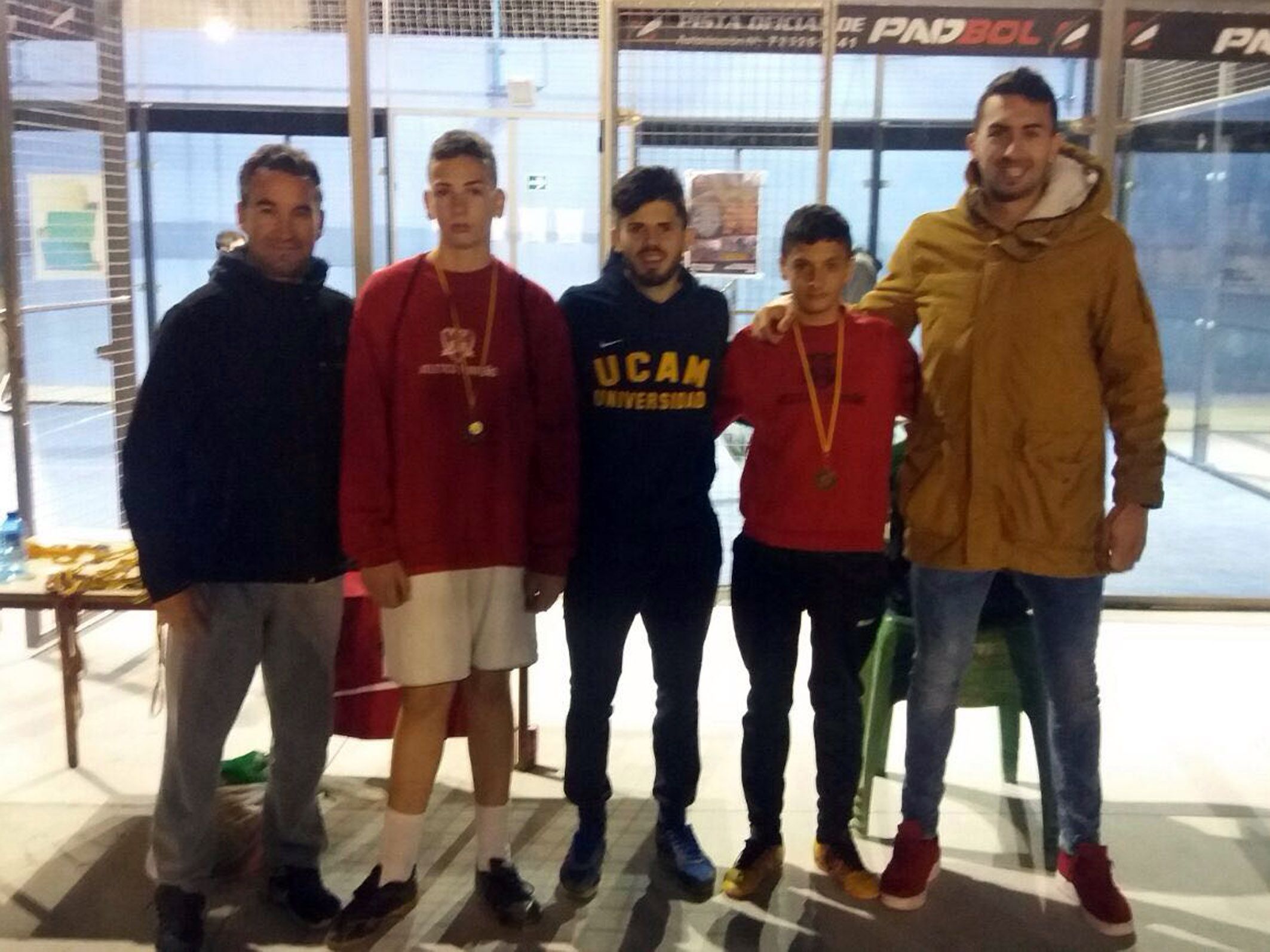la-navidad-torrena-corona-a-sus-reyes-del-padbol9