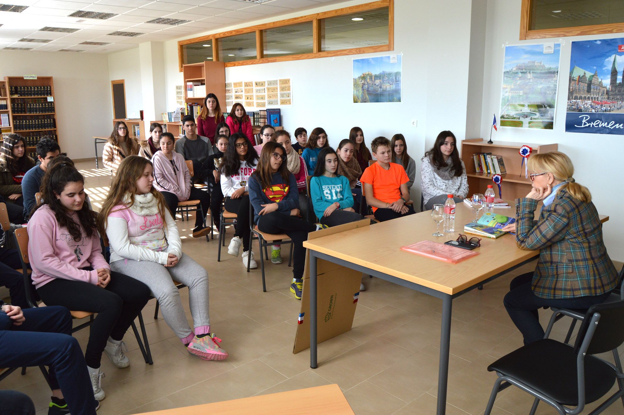 Los alumnos de 1º de ESO del IES La Florida disfrutan de un cuentacuentos en francés gracias al Consulado galo