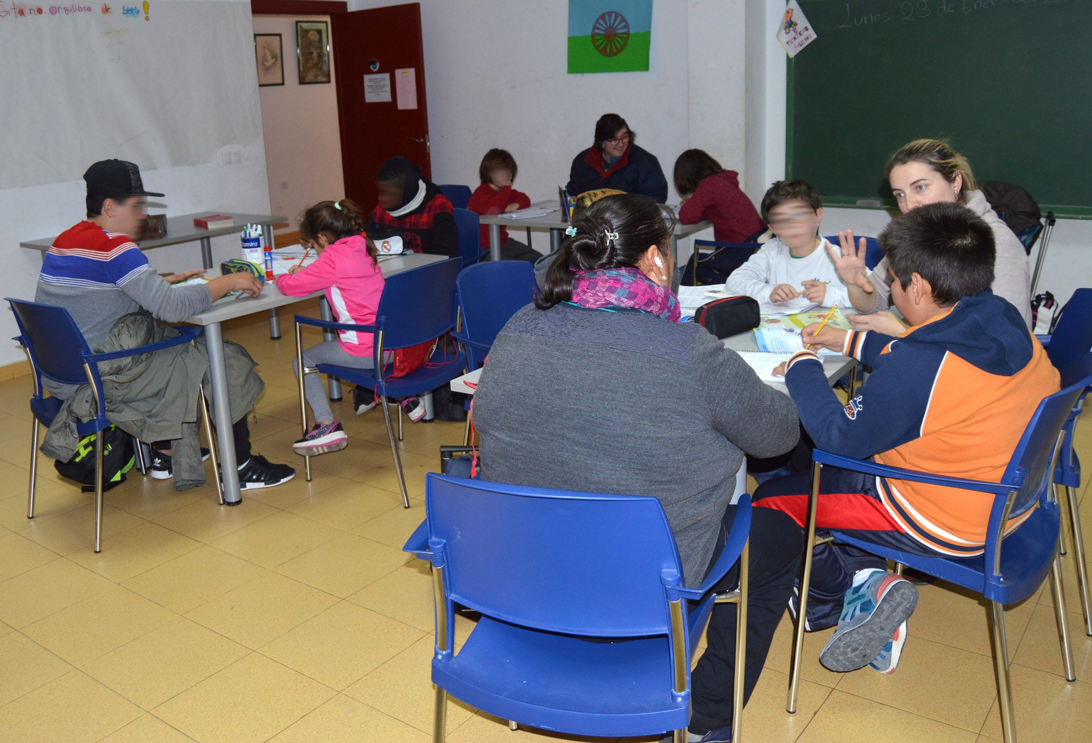 El Programa de intervención social con población gitana de Las Torres de Cotillas propone clases de refuerzo educativo