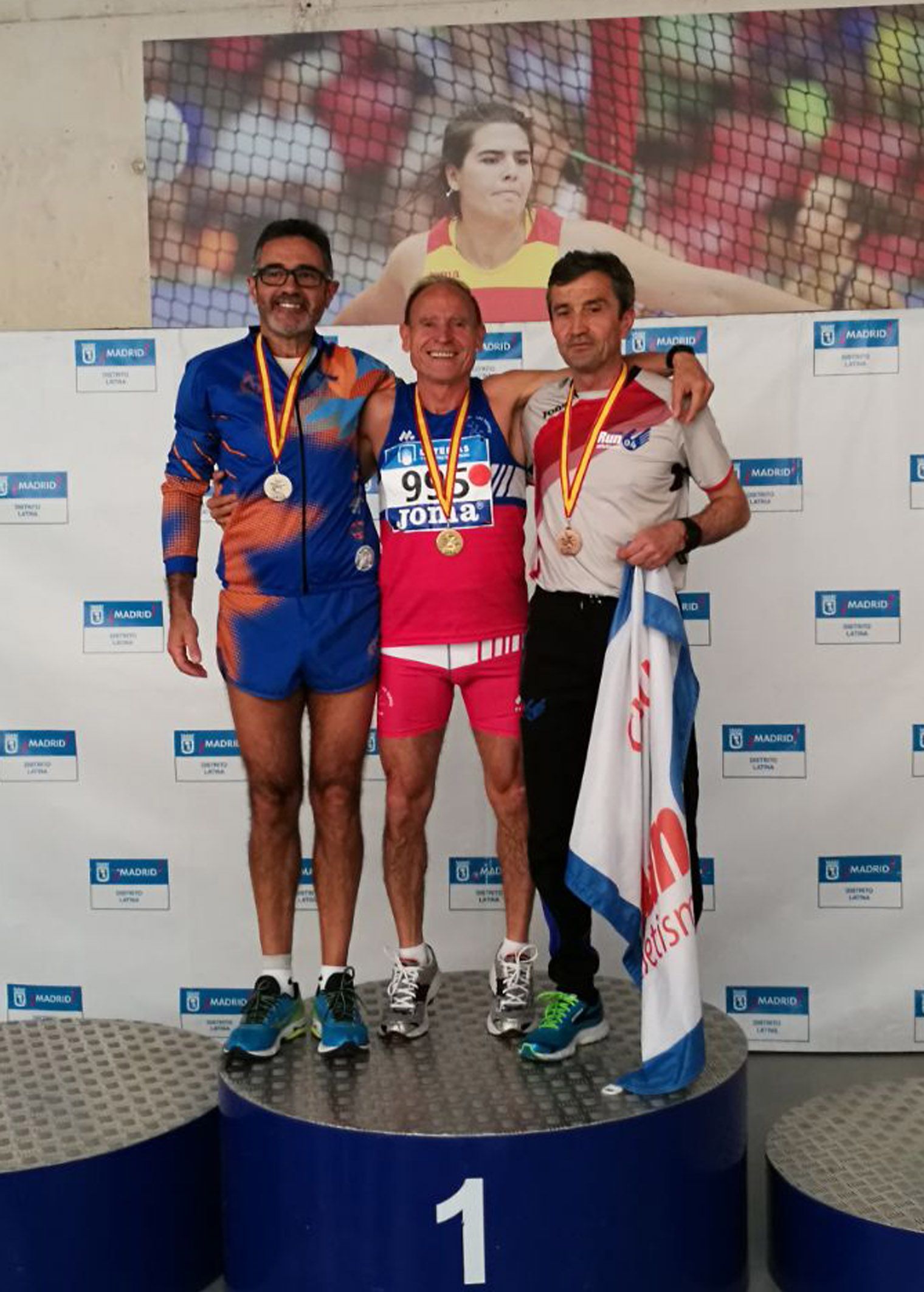 El atleta torreño Ángel Salinas, oro, plata y bronce en el campeonato de España de veteranos