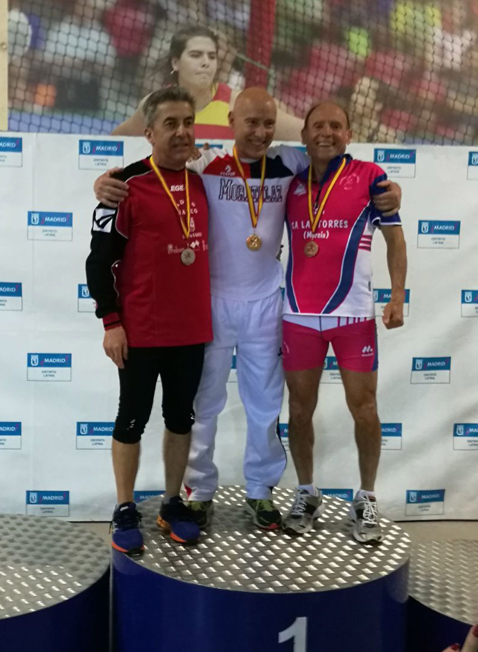 El atleta torreño Ángel Salinas, oro, plata y bronce en el campeonato de España de veteranos2