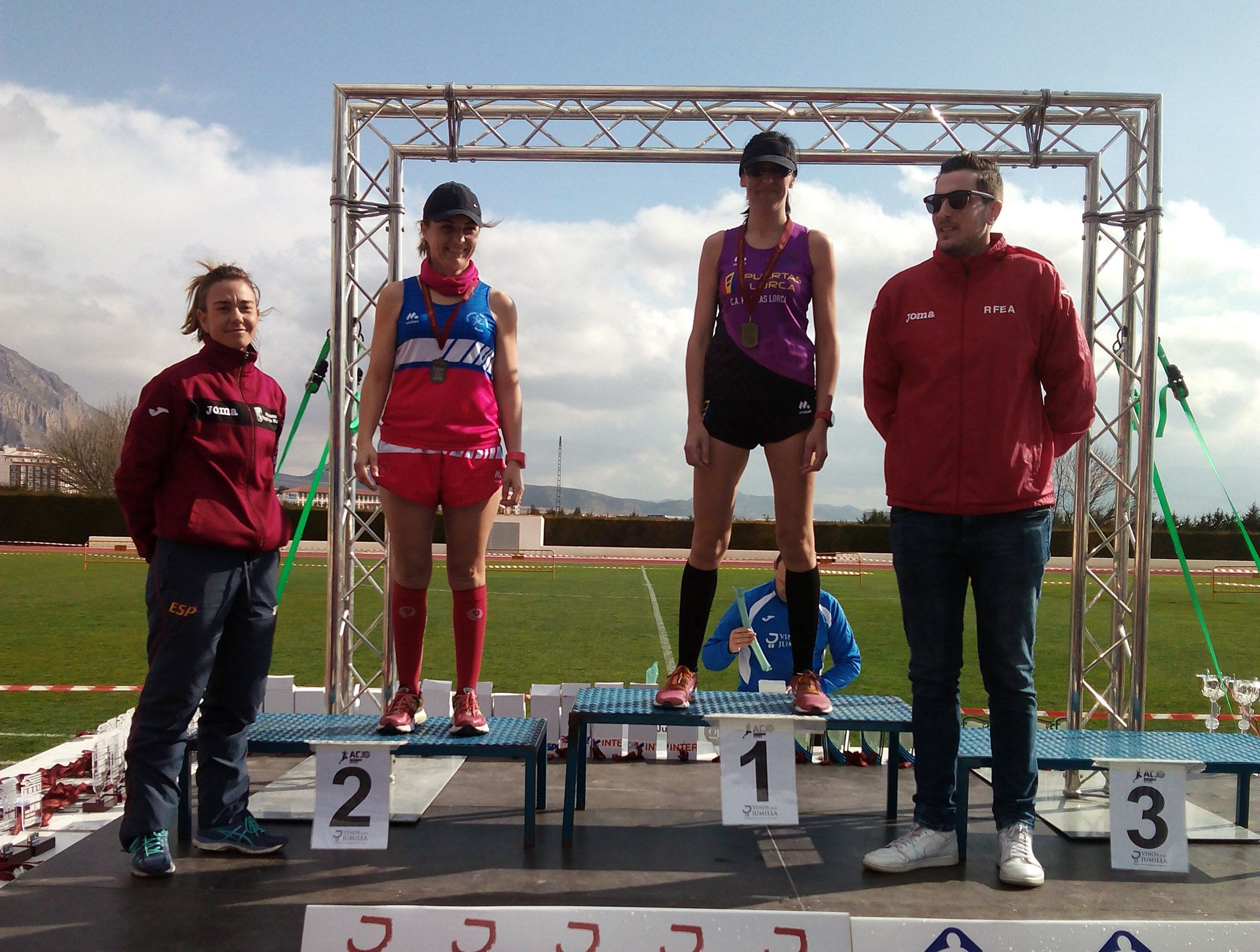 La torreña Ana Vanesa Ruiz, doble plata regional de cross en categoría de veteranos