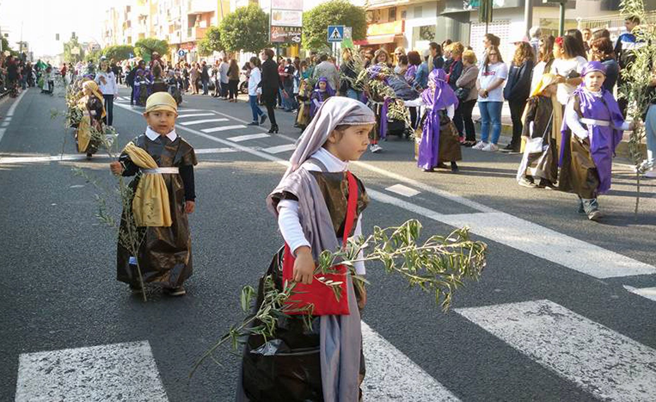 ‘Los Pasitos’ del colegio ‘Divino Maestro’ salieron en procesión un año más2