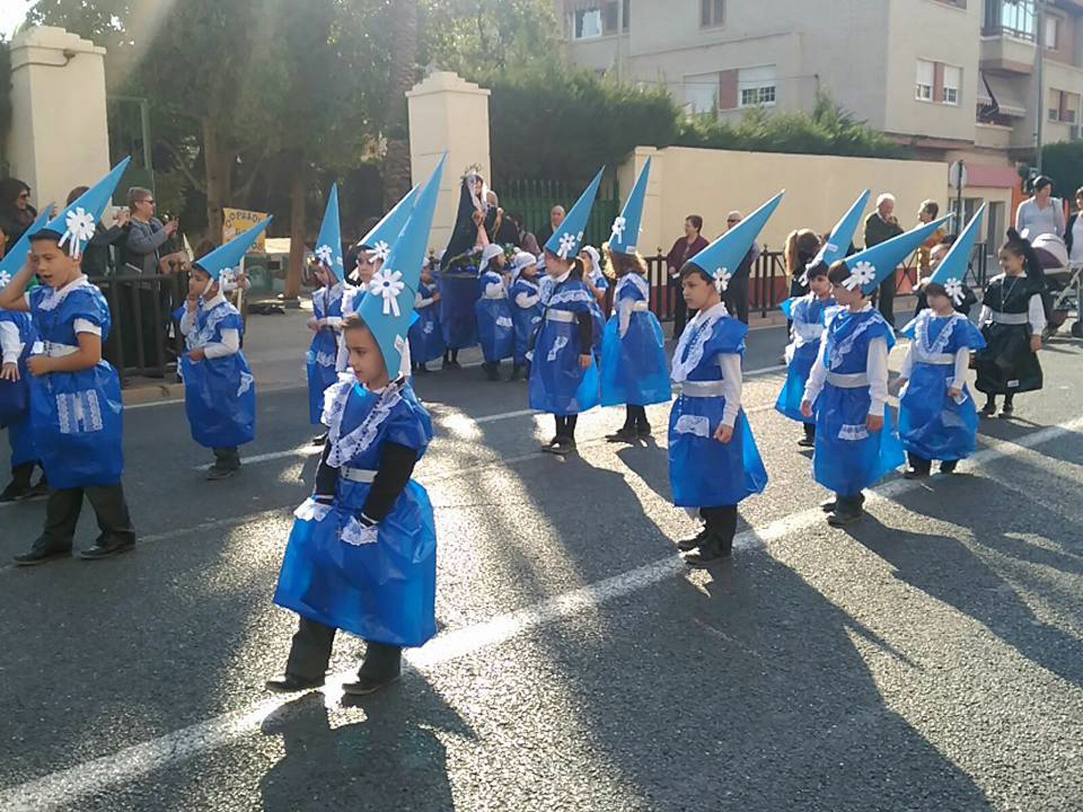 ‘Los Pasitos’ del colegio ‘Divino Maestro’ salieron en procesión un año más4