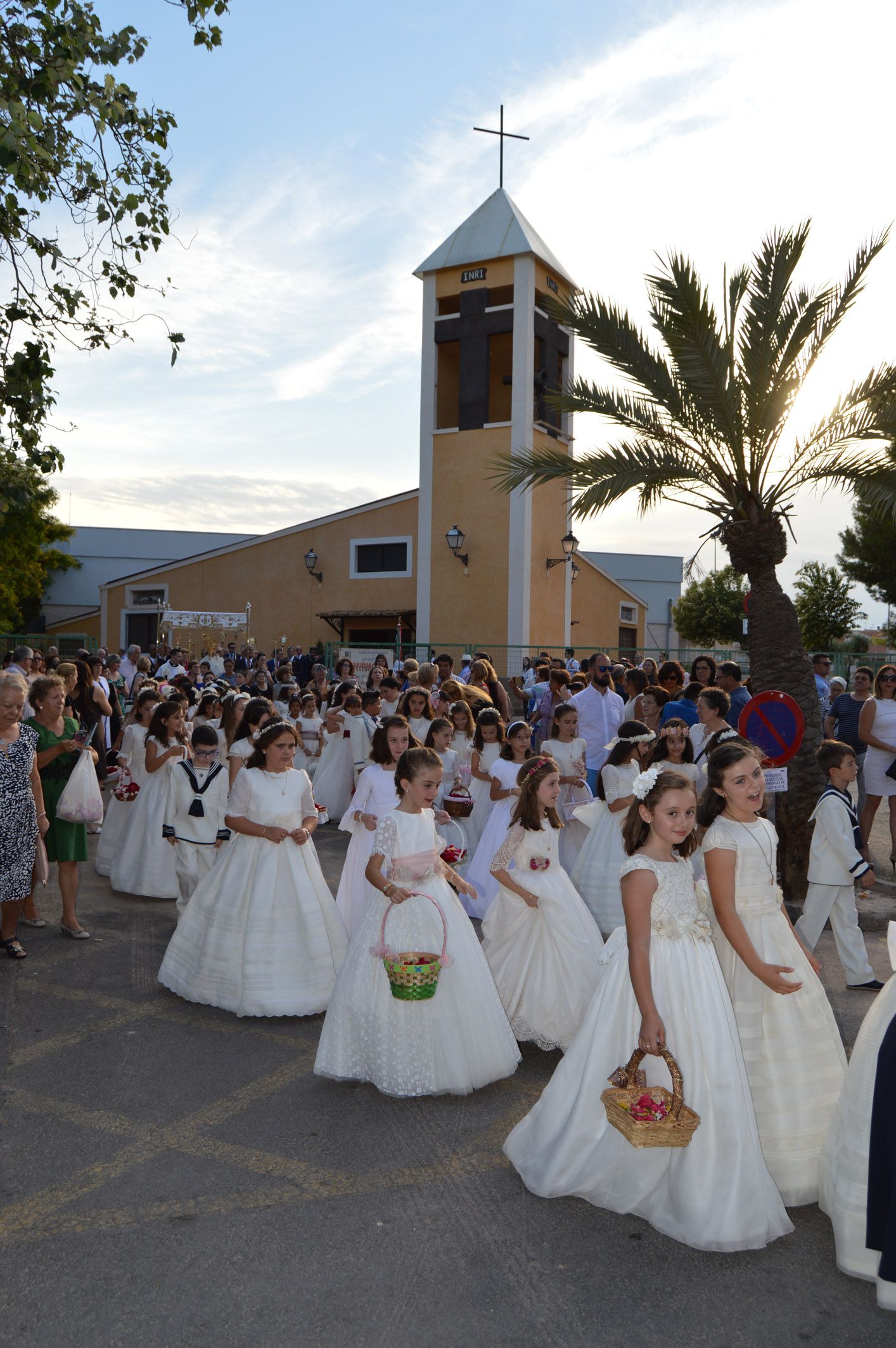 La procesión del Corpus Christi recorre un año más las calles de Las Torres de Cotillas2