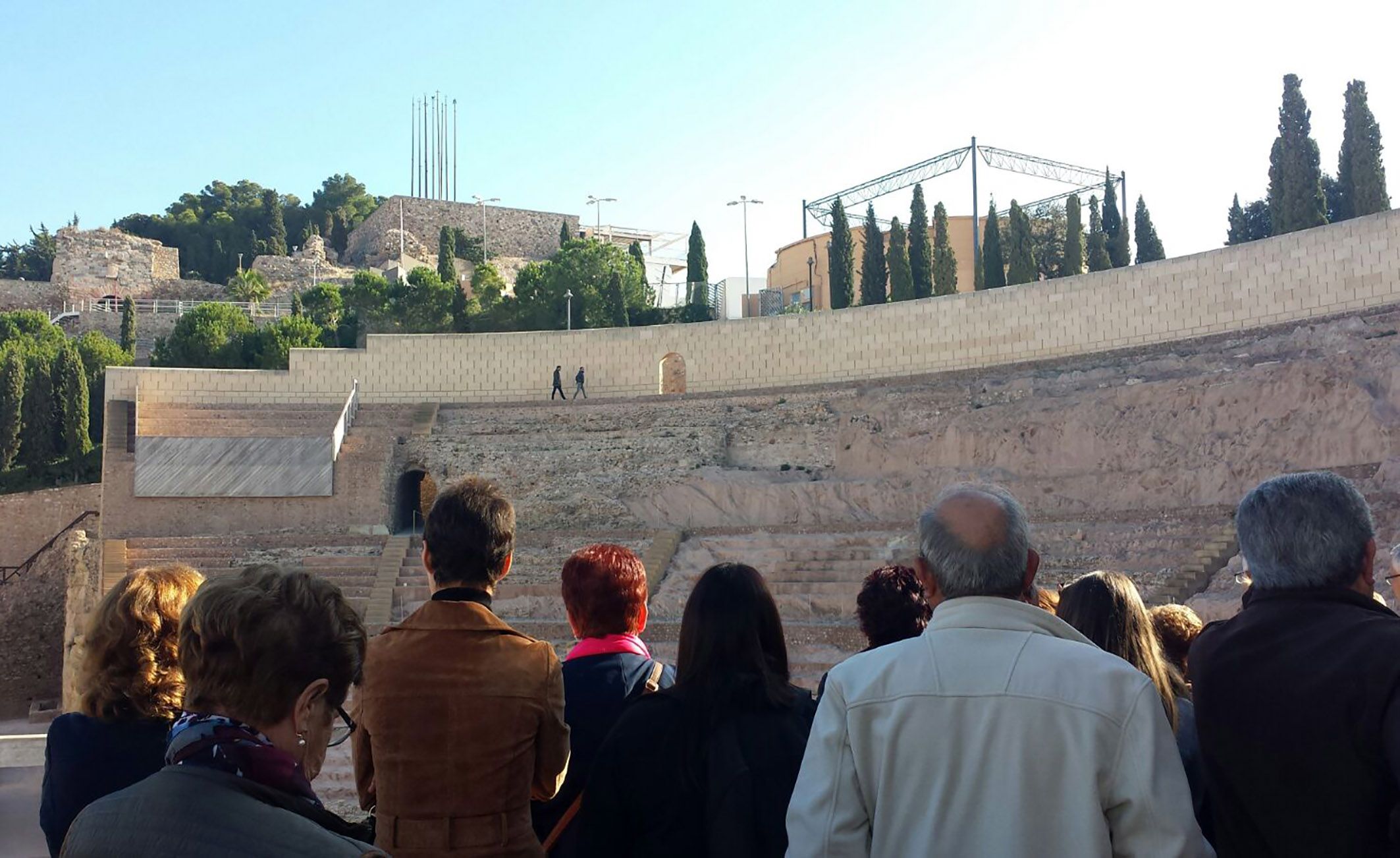 Medio centenar de socios del Hogar de las Personas Mayores torreño disfrutan de una visita a Cartagena6