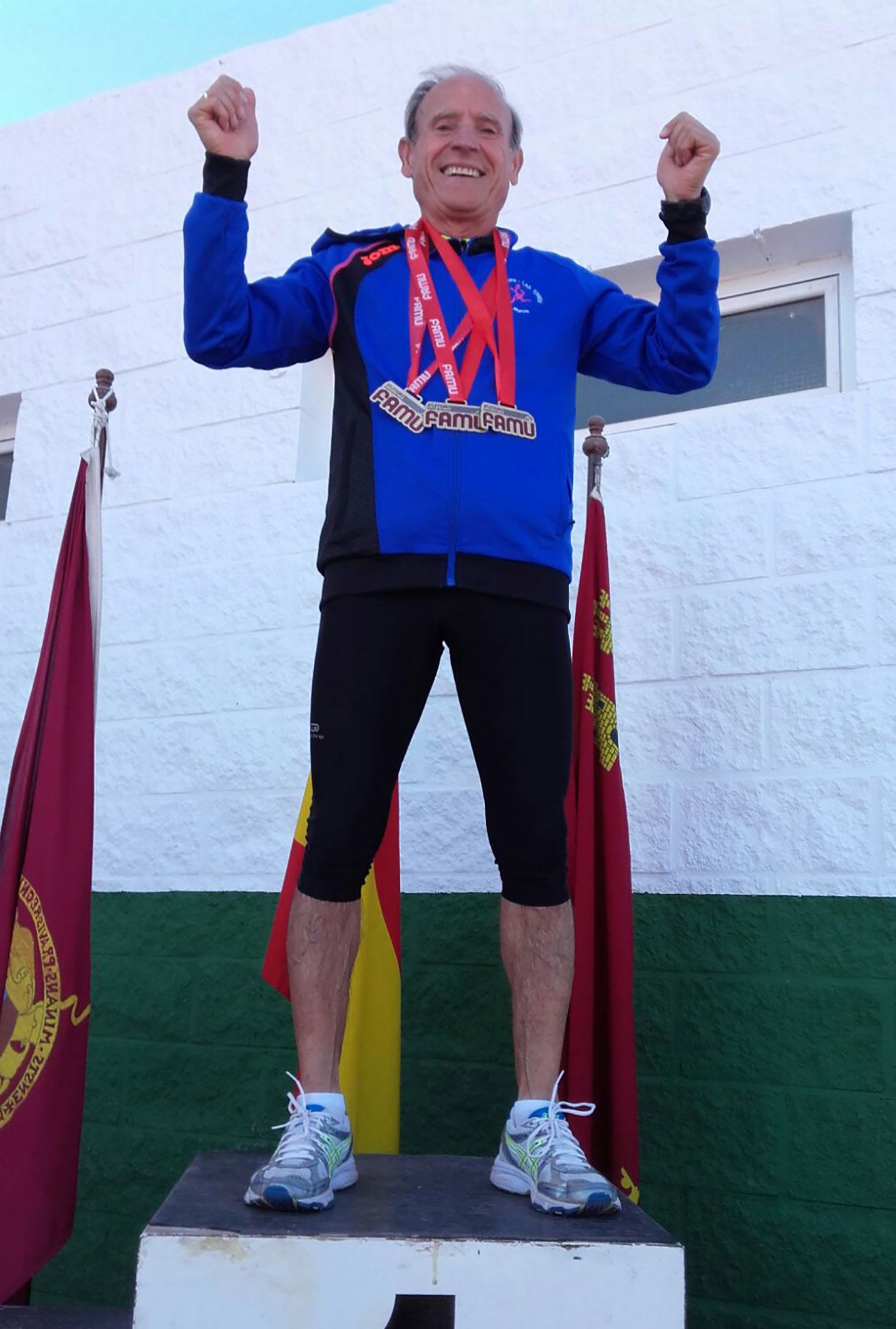 El atleta Ángel Salinas vuelve a hacerse con la triple corona en el Regional de veteranos3