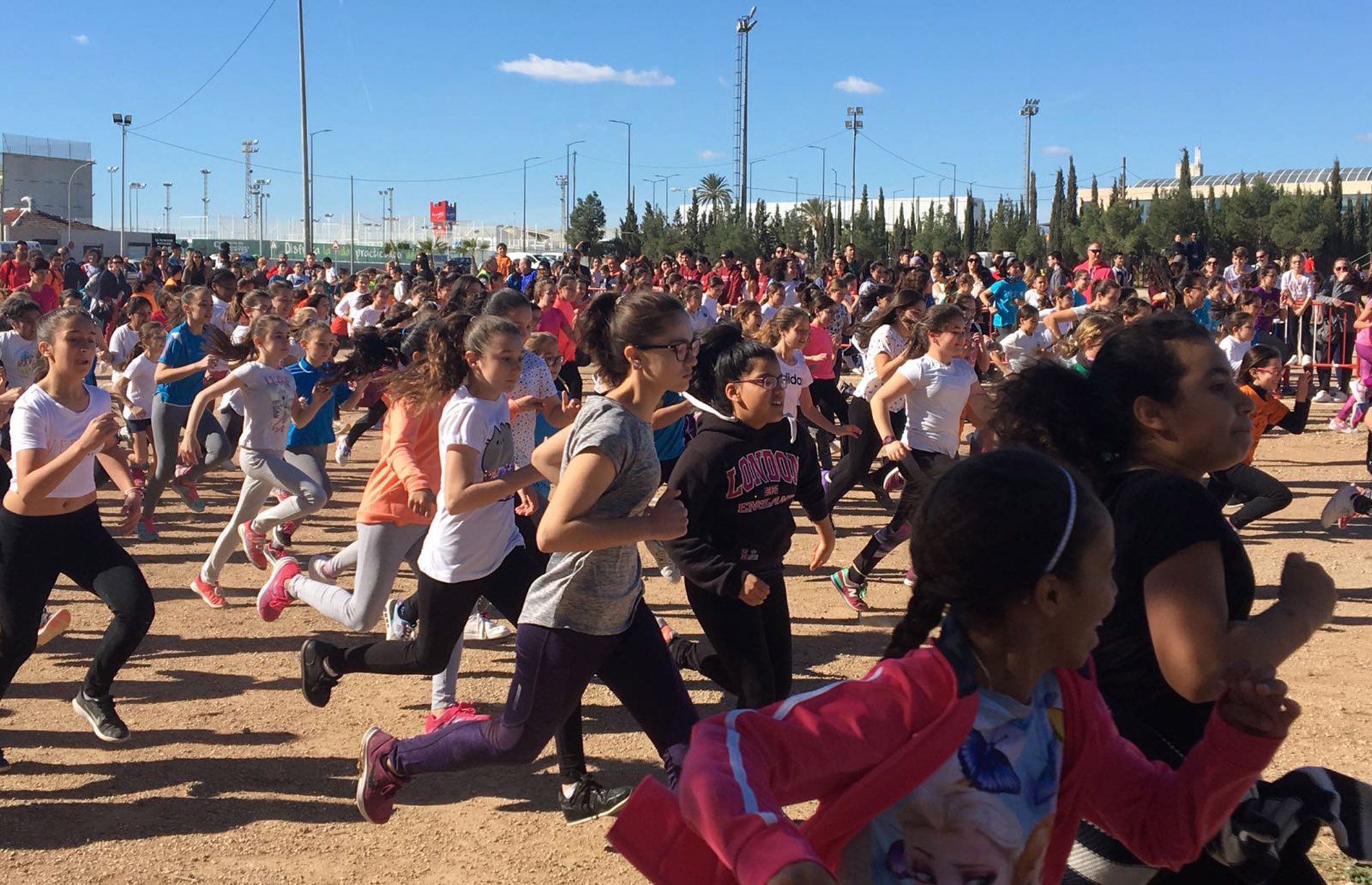 Gran fiesta del deporte en el cross escolar con la participación de 1.325 niños y niñas de los 12 centros docentes torreños4