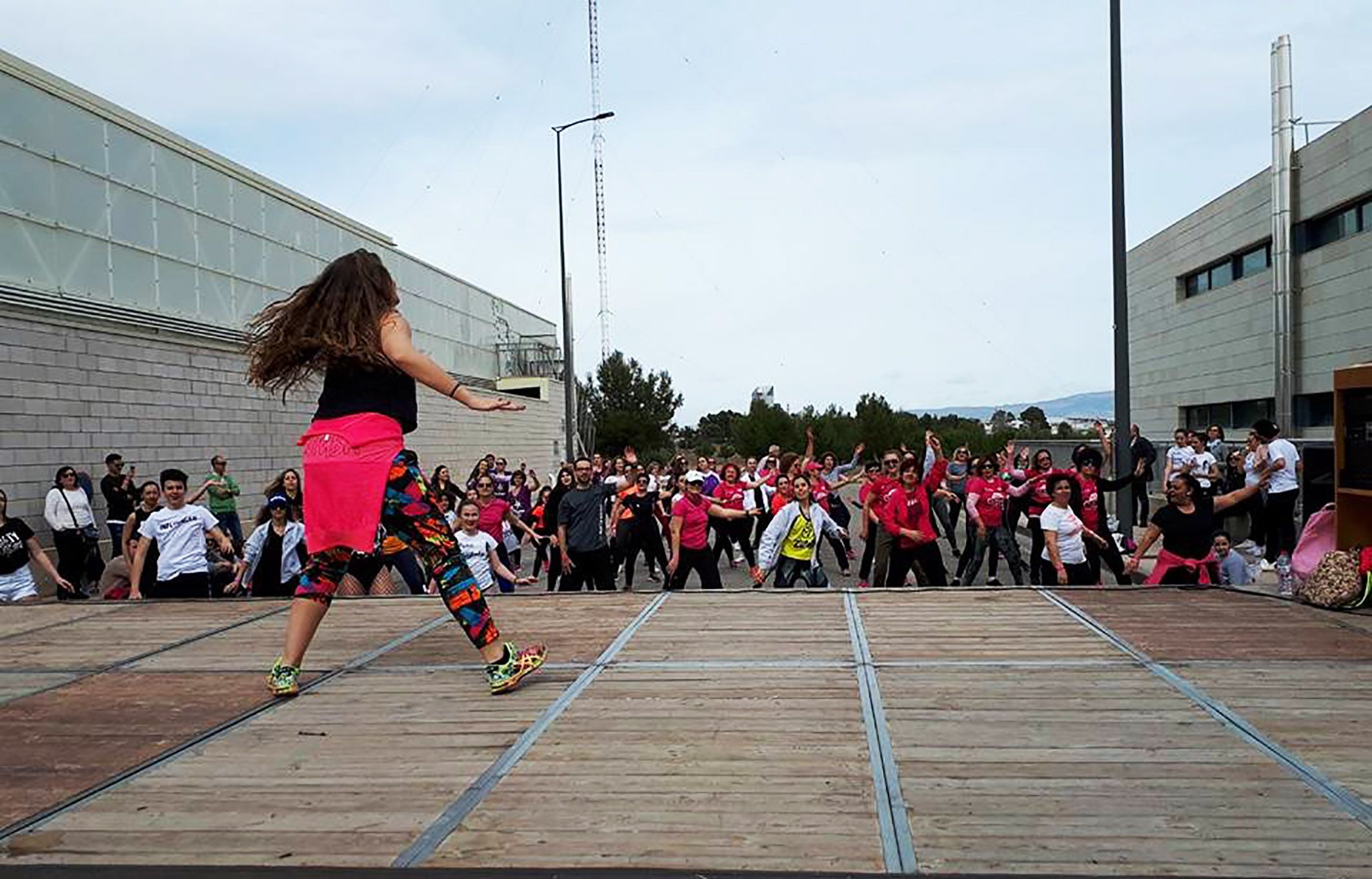 Las Torres de Cotillas practica zumba para recaudar fondos contra el cáncer3