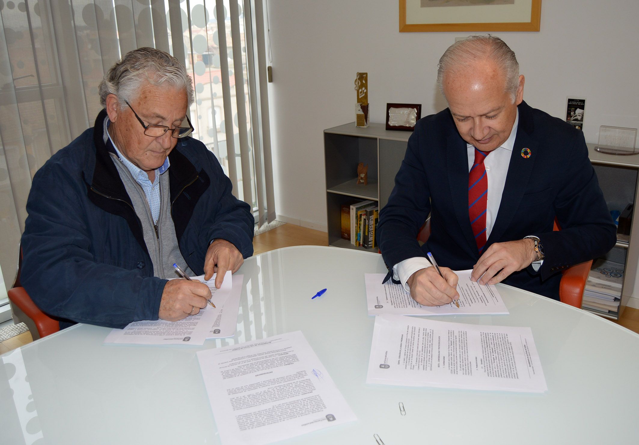 El Ayuntamiento torreño cede su albergue a CEOM para su proyecto ‘La integración natural’2 El Ayuntamiento torreño cede su albergue a CEOM para su proyecto ‘La integración natural’2