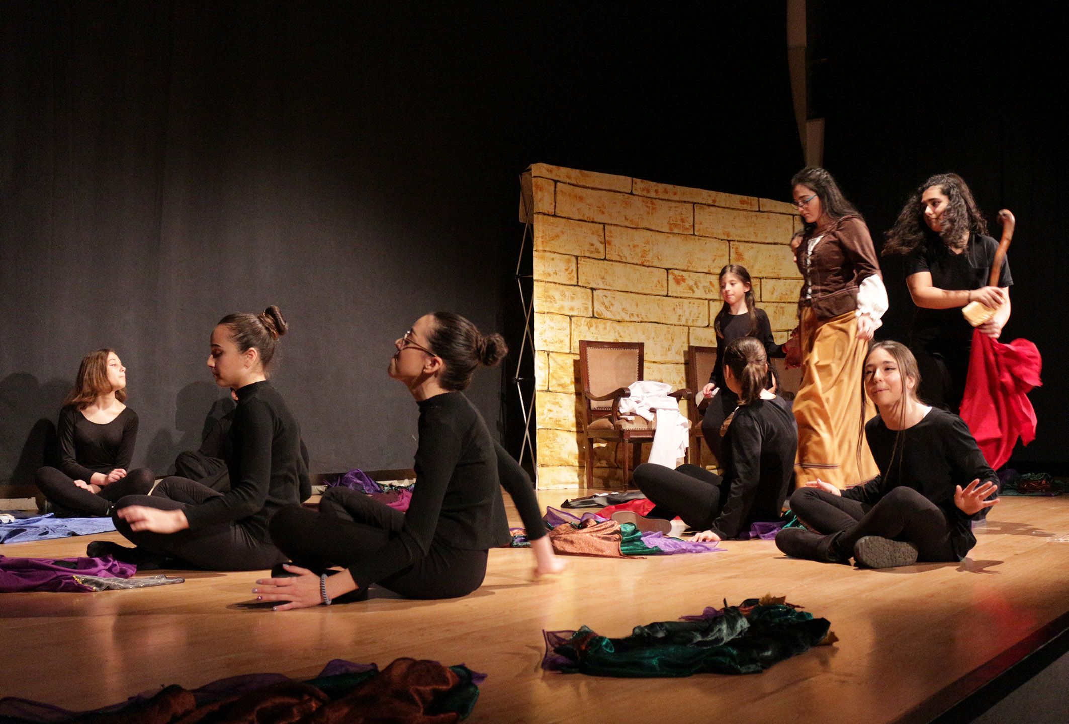 El grupo de teatro coeducativo inicia con una divertida obra las actividades para celebrar el 8 de marzo El grupo de teatro coeducativo inicia con una divertida obra las actividades para celebrar el 8 de marzo