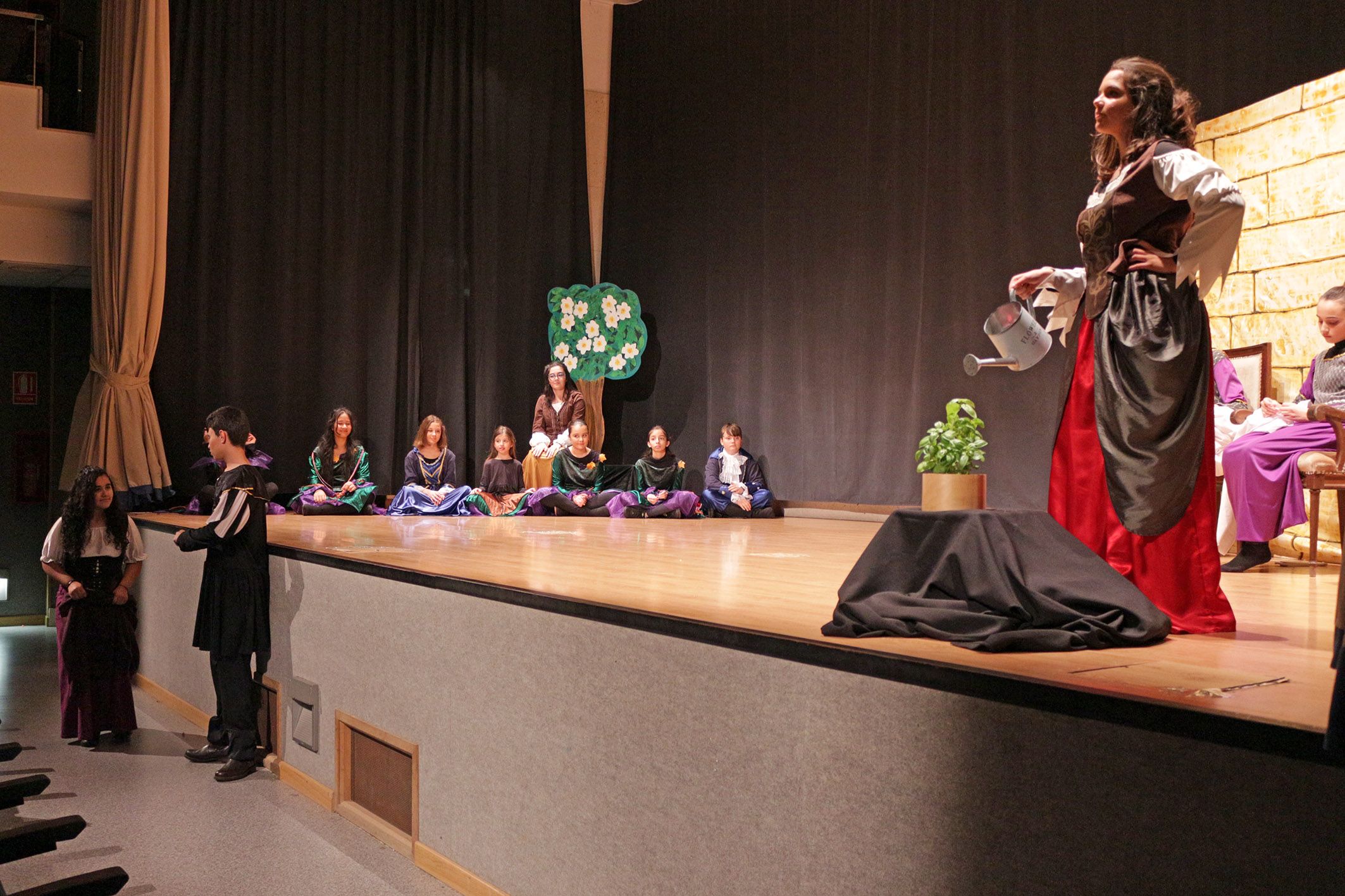 El grupo de teatro coeducativo inicia con una divertida obra las actividades para celebrar el 8 de marzo2 El grupo de teatro coeducativo inicia con una divertida obra las actividades para celebrar el 8 de marzo2