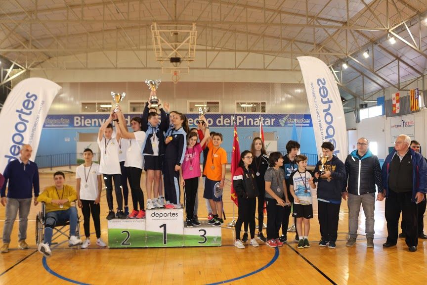 Podio en la final de bádminton escolar de los tres centros educativos torreños4 Podio en la final de bádminton escolar de los tres centros educativos torreños4
