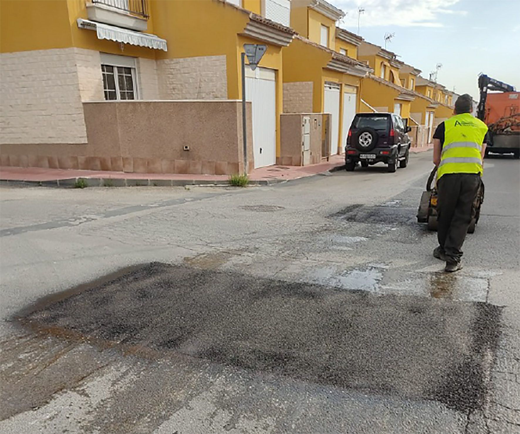 Un plan municipal arreglará cerca de 900 m2 de baches en el núcleo urbano y pedanías4