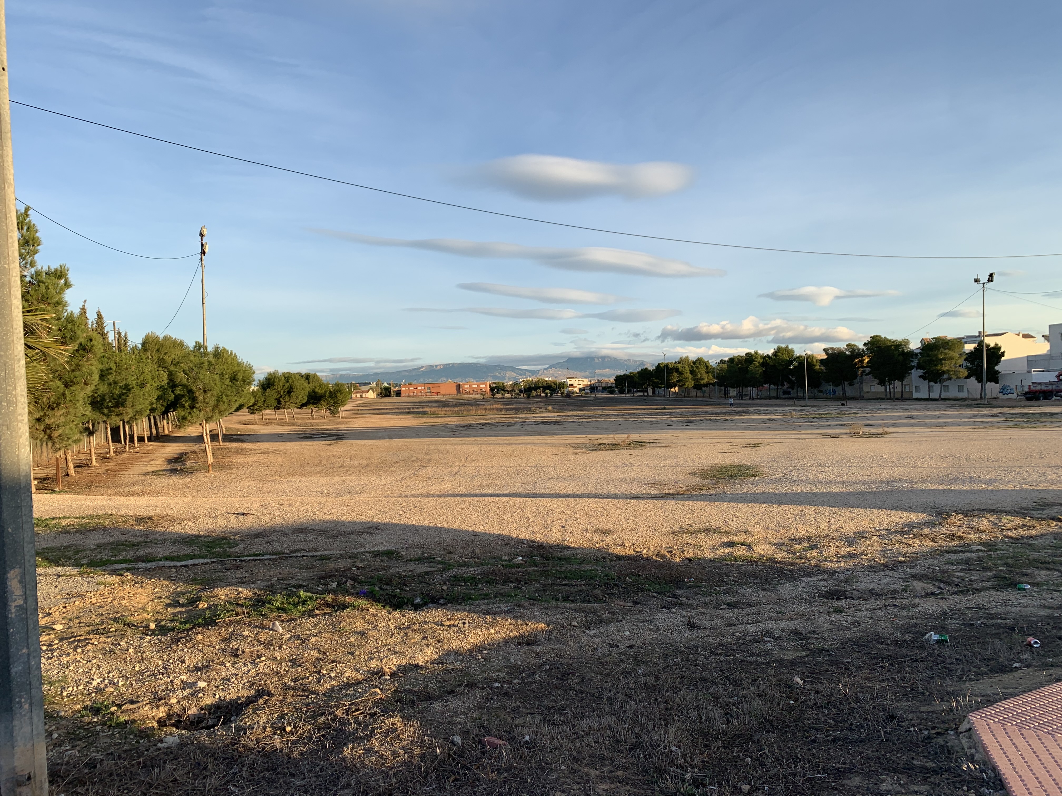 En marcha el proyecto para dotar de iluminación al parque de La Emisora