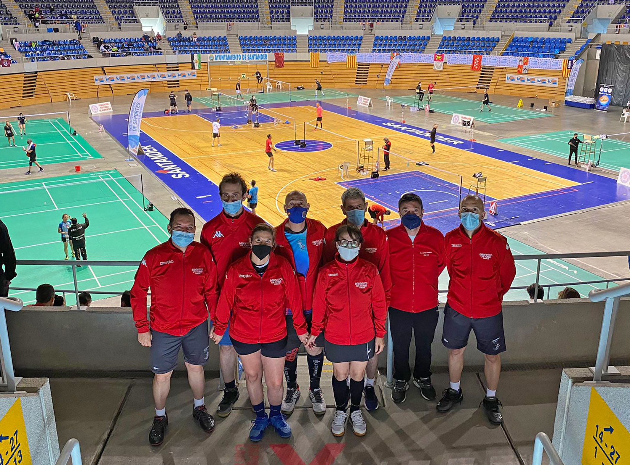 Colección de medallas del Bádminton Las Torres en la sexta prueba del campeonato de España