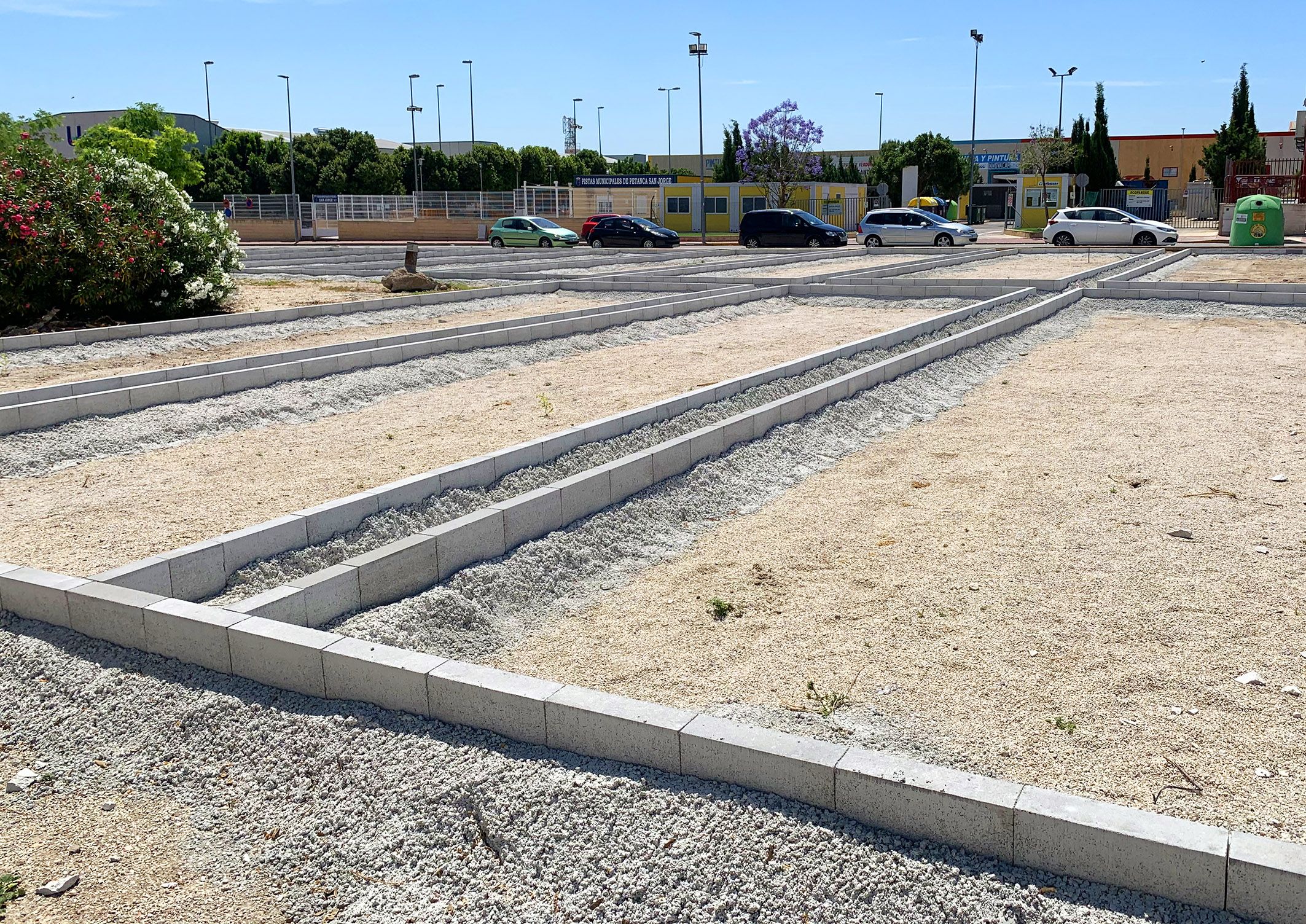 La construcción de 12 pistas de petanca en el polígono industrial San Jorge en marcha