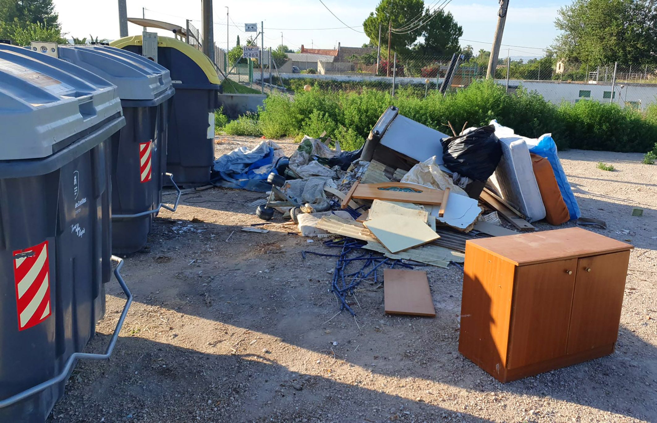 Depósitos de basuras y enseres irregulares Las Torres de Cotillas