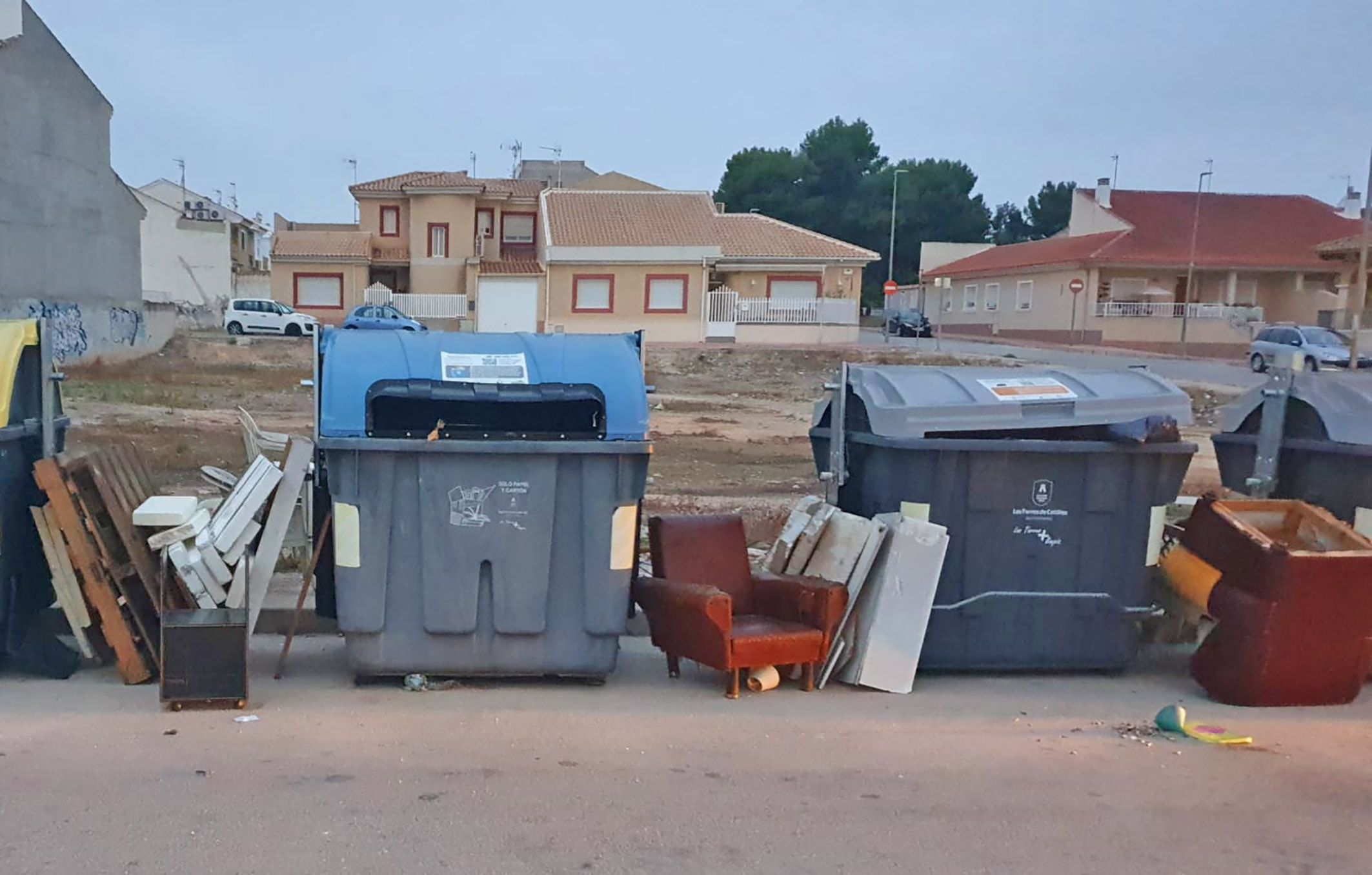 Depósitos de basuras y enseres irregulares Las Torres de Cotillas4