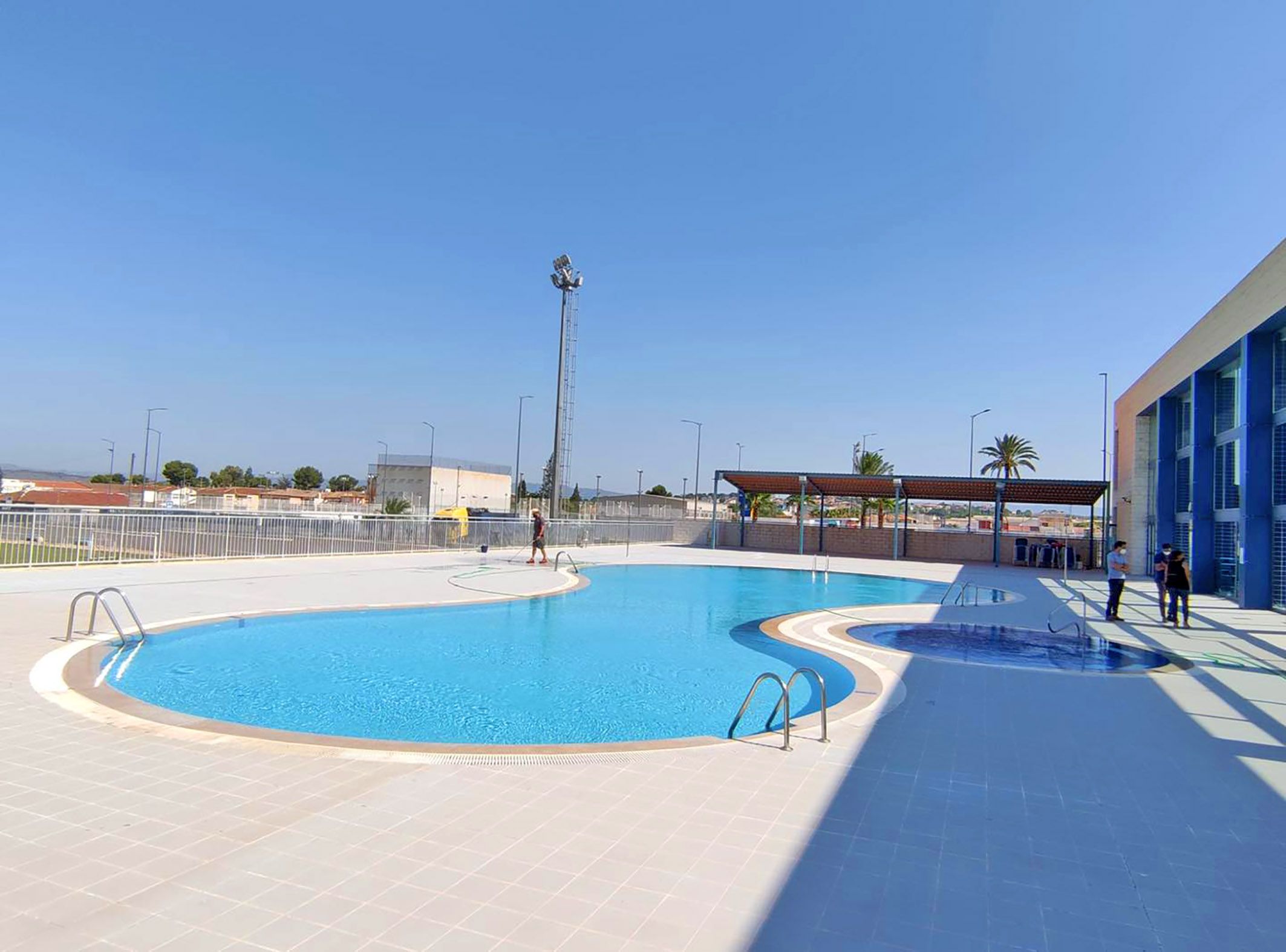 El Centro Deportivo Las Torres reabre parcialmente tras la caída de la cubierta de su piscina cubierta3