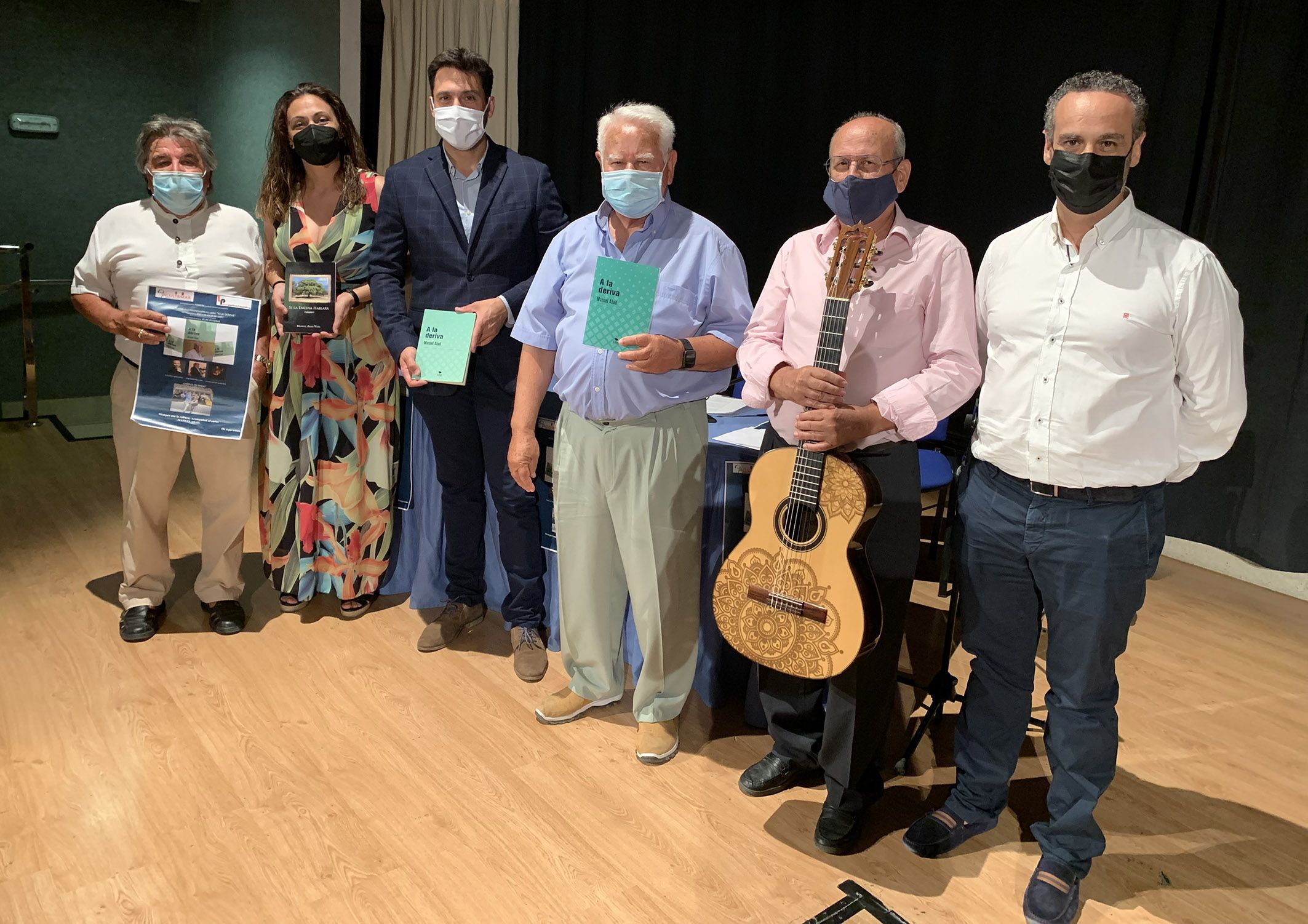 El escritor torreño Manuel Abad presenta “A la deriva” su último libro
