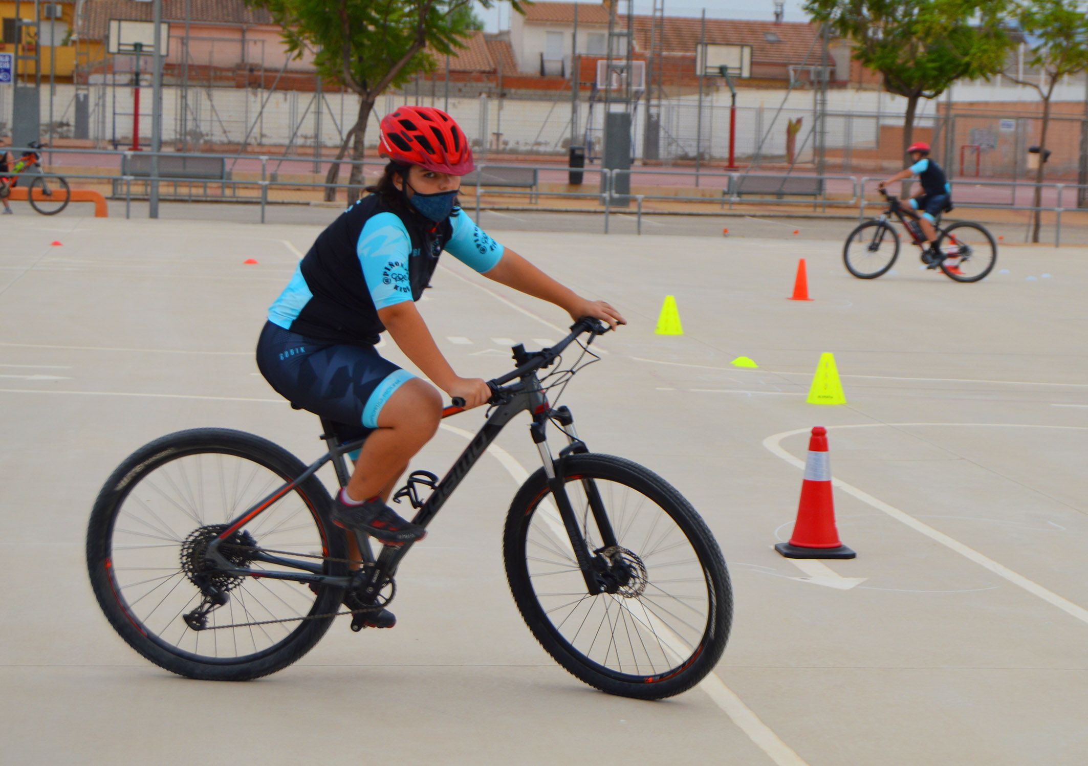 Medio centenar de participantes en la gymkana infantil de ciclismo5