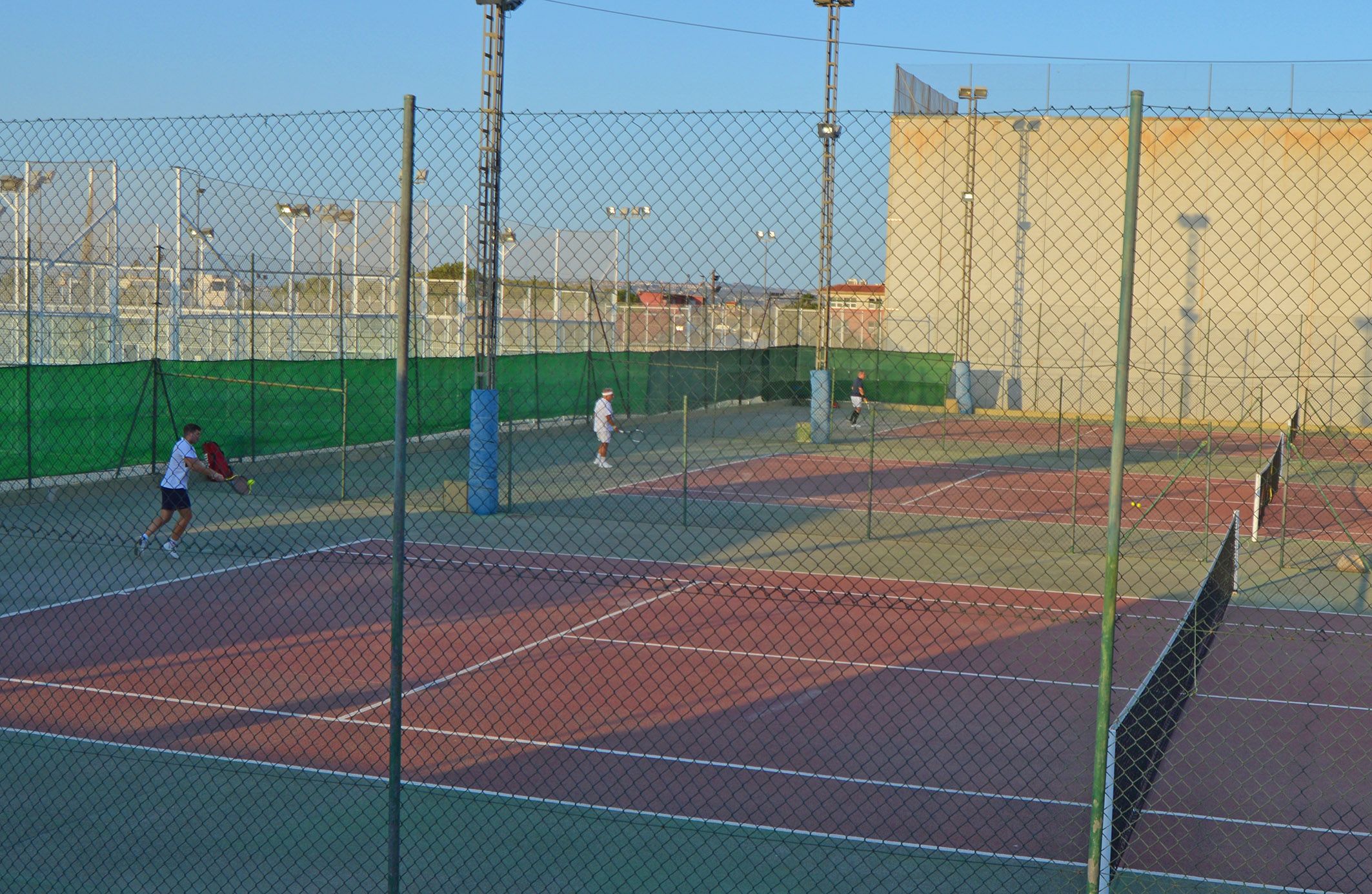 xito de participación en la primera edición de las 6 Horas de Tenis de Las Torres de Cotillas2