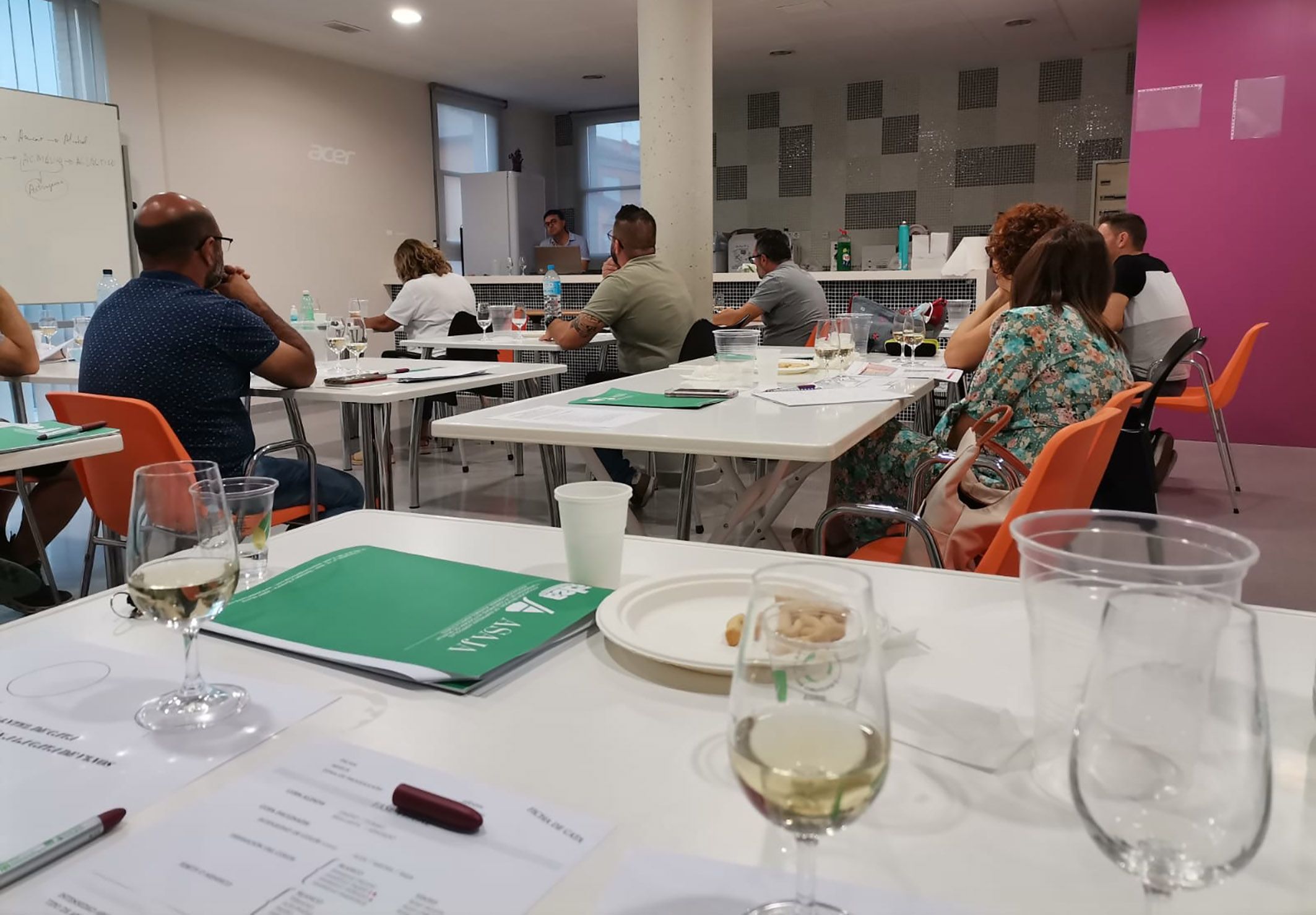 Arranca el curso gratuito de iniciación a la cata de vinos con éxito de participación3